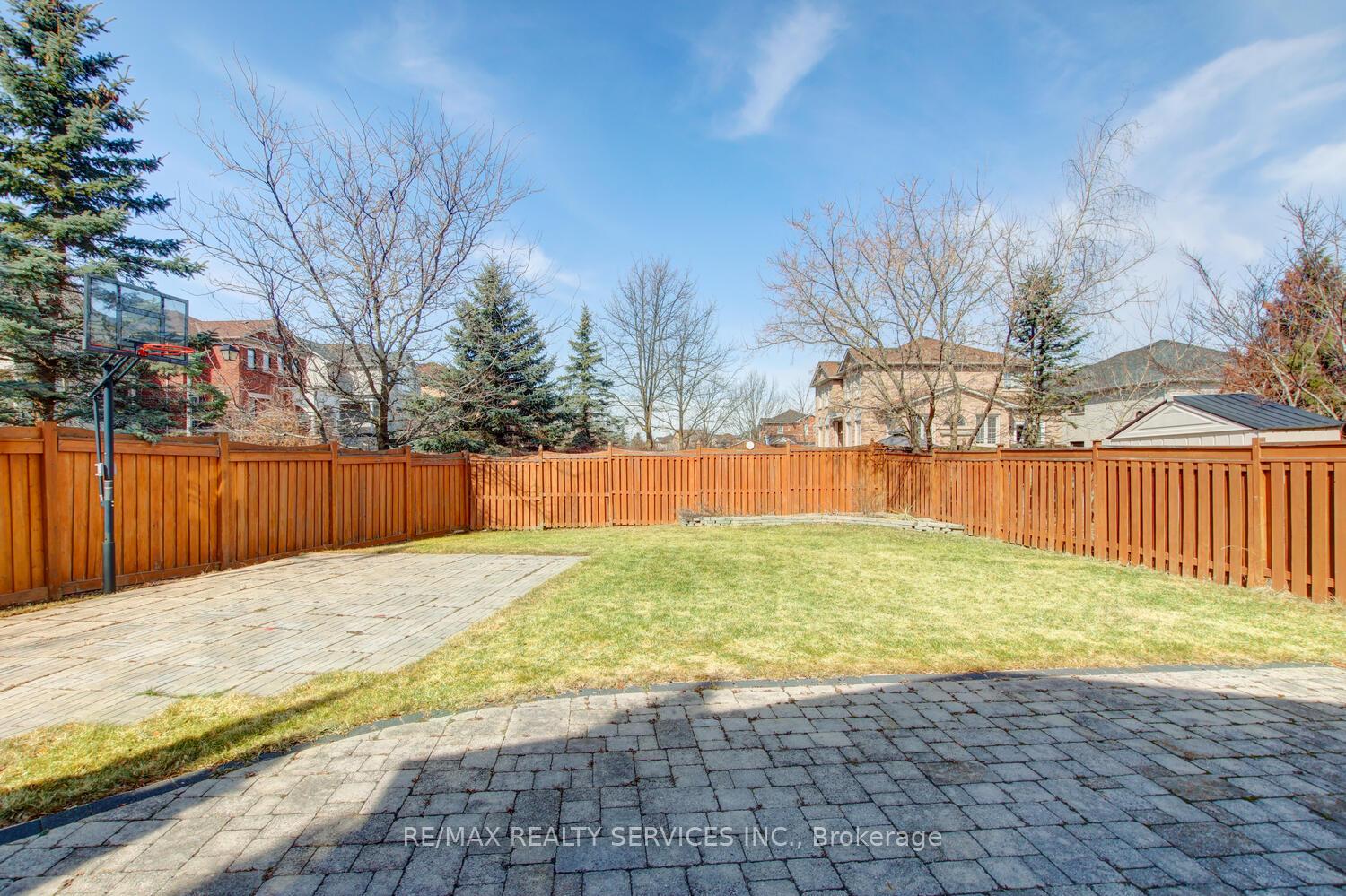 Photo 49 of 9 English Rose Lane, Caledon, Bolton West — HOMEH