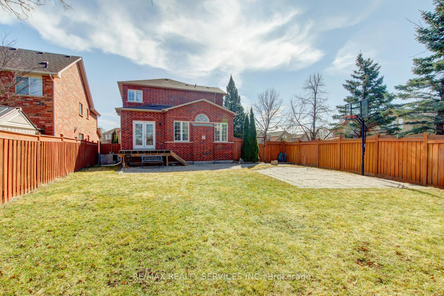 Photo 43 of 9 English Rose Lane, Caledon, Bolton West — HOMEH