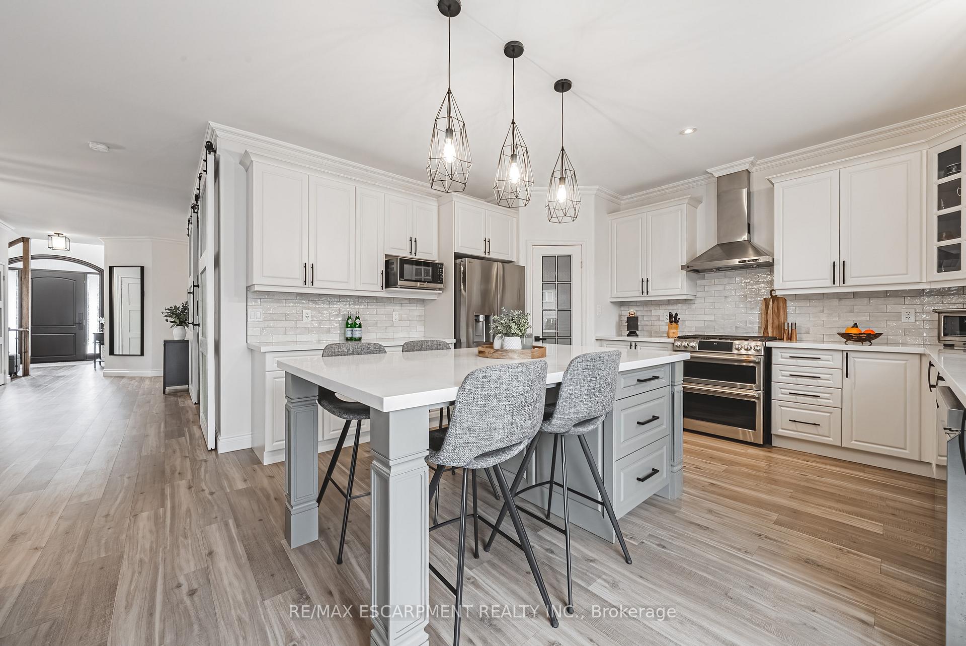 Photo 3 of 145 Vinton Road, Hamilton, Ancaster — HOMEH