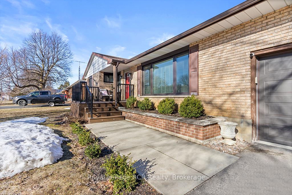 Photo 2 of 4109 County Road 124, Clearview, Nottawa — HOMEH