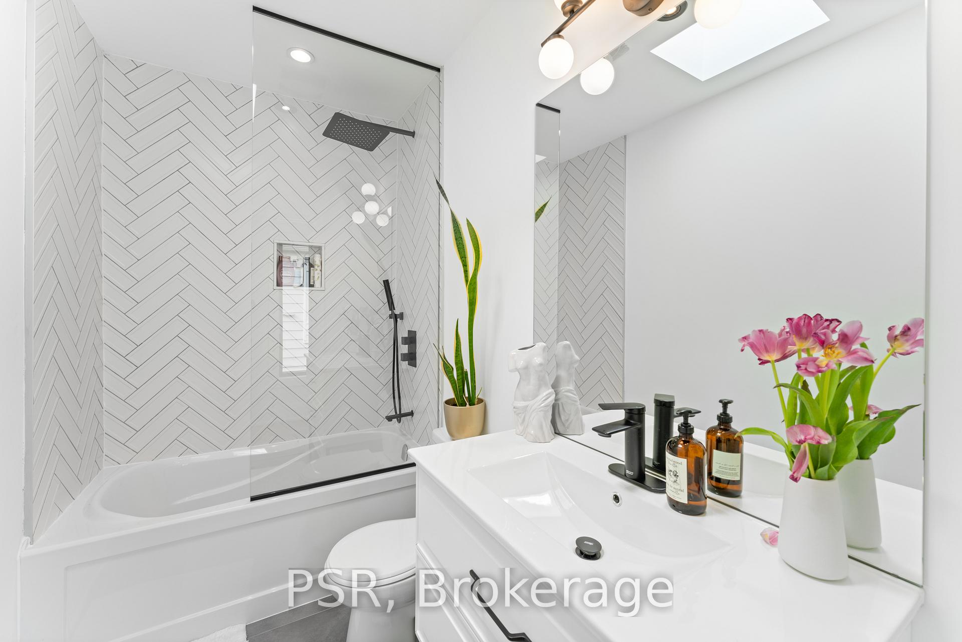Photo 16 of 116 Walpole Avenue, Toronto, Greenwood-Coxwell — HOMEH