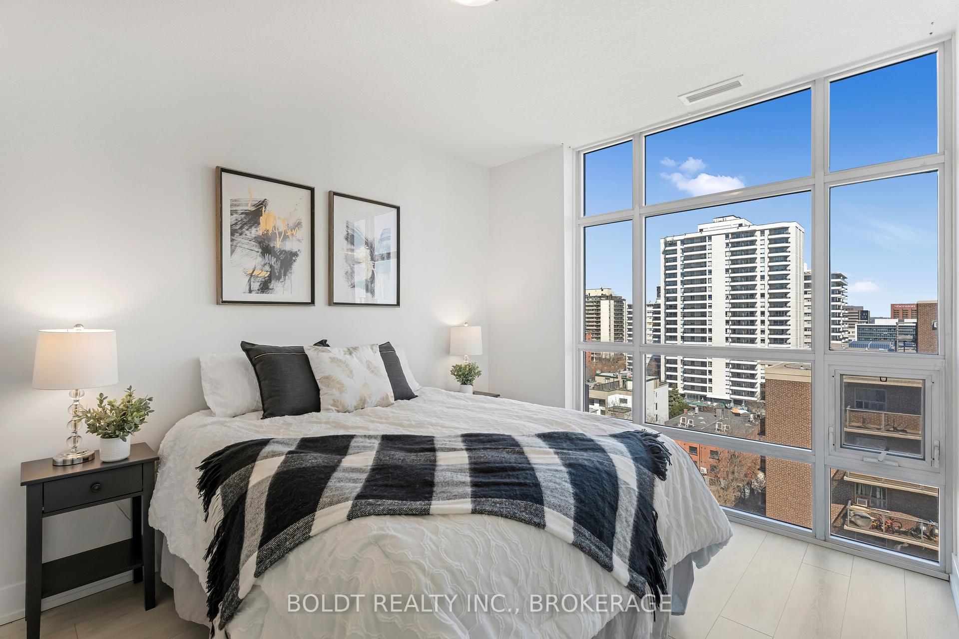 Photo 16 of Unit PH1104, 81 Robinson Street, Hamilton, Durand — HOMEH