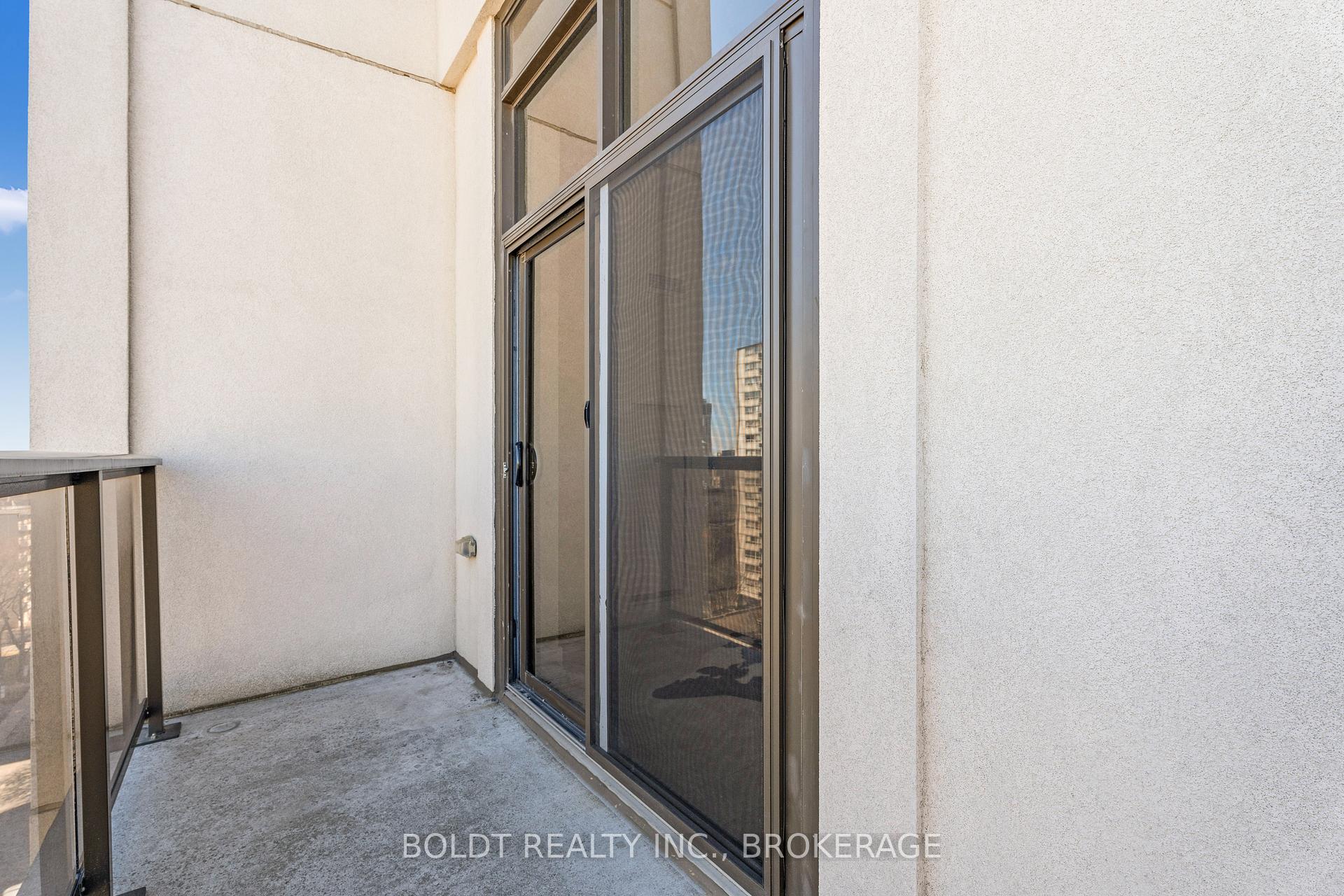 Photo 22 of Unit PH1104, 81 Robinson Street, Hamilton, Durand — HOMEH