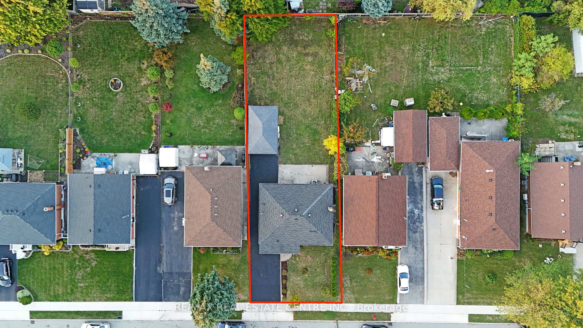Photo 16 of 959 Mohawk Road E, Hamilton, Huntington — HOMEH