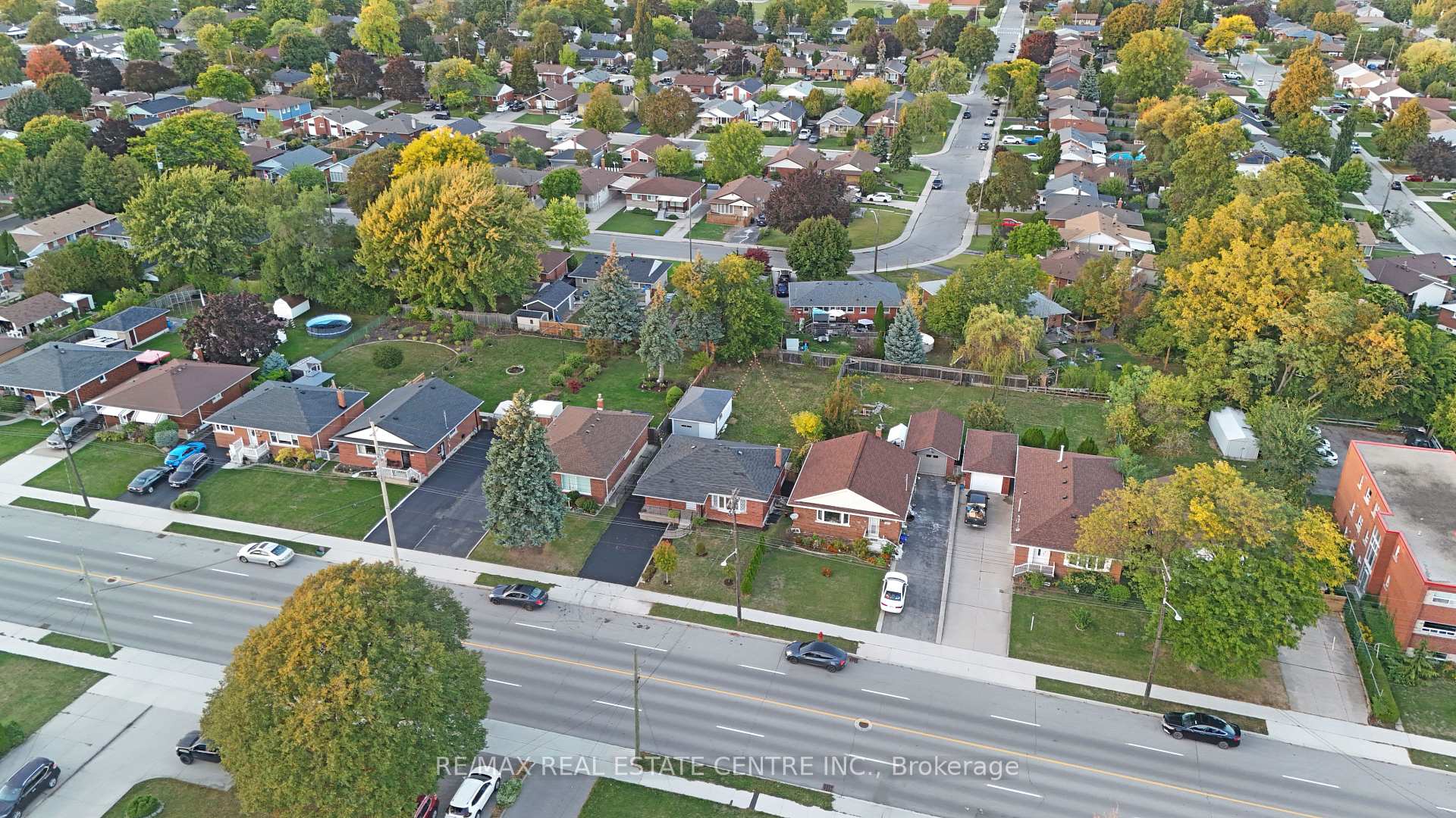 Photo 13 of 959 Mohawk Road E, Hamilton, Huntington — HOMEH