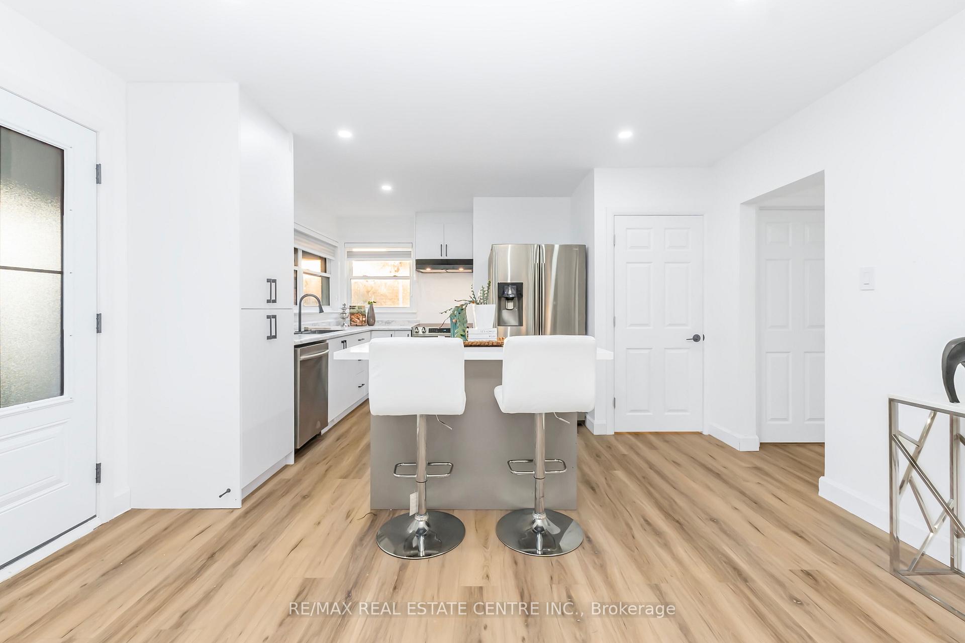 Photo 9 of 959 Mohawk Road E, Hamilton, Huntington — HOMEH