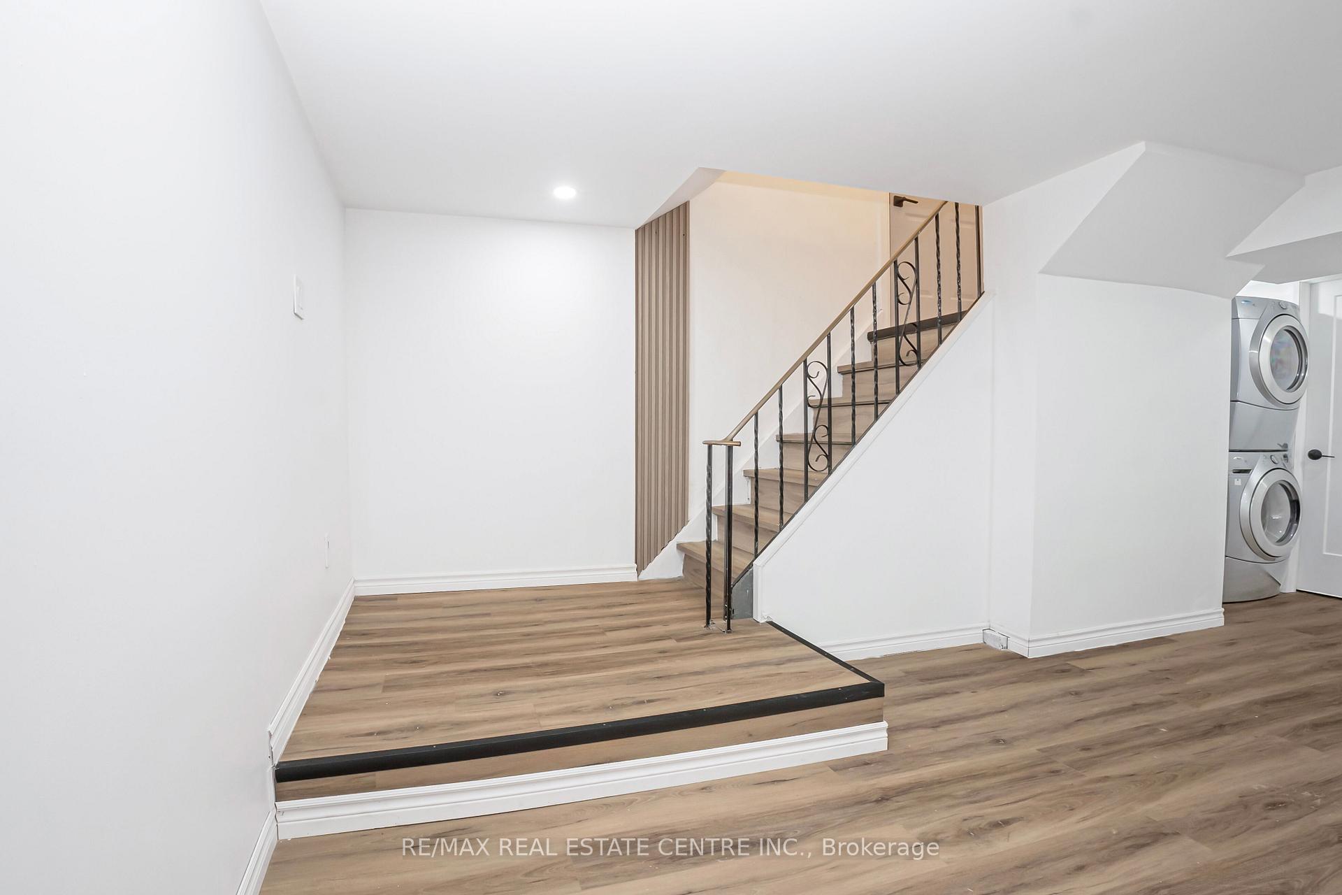 Photo 22 of 959 Mohawk Road E, Hamilton, Huntington — HOMEH