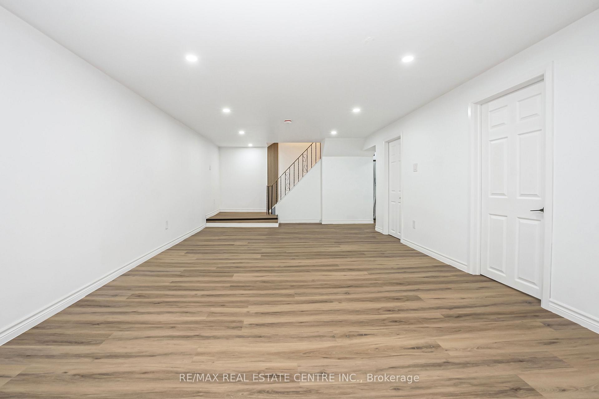 Photo 26 of 959 Mohawk Road E, Hamilton, Huntington — HOMEH