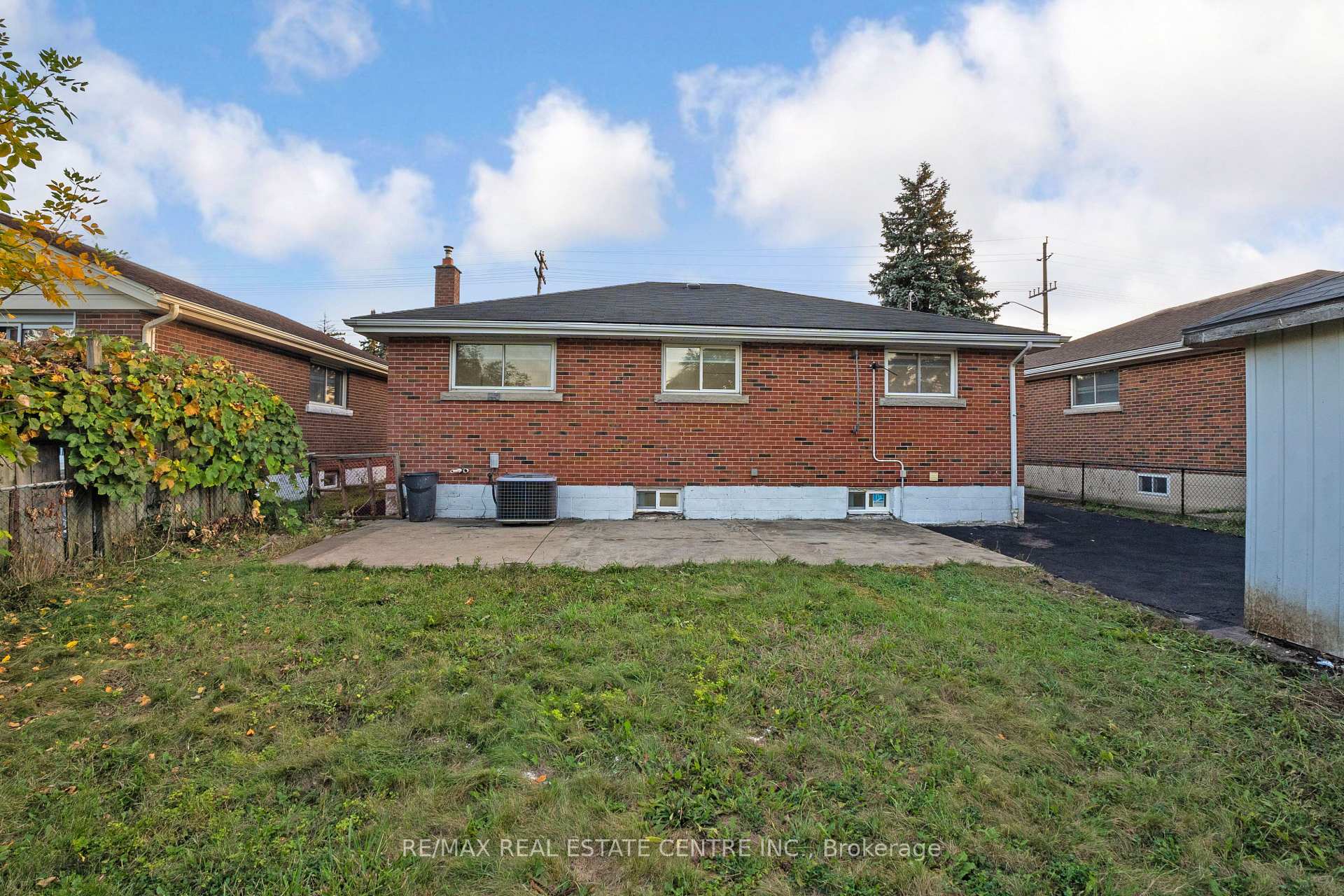 Photo 42 of 959 Mohawk Road E, Hamilton, Huntington — HOMEH
