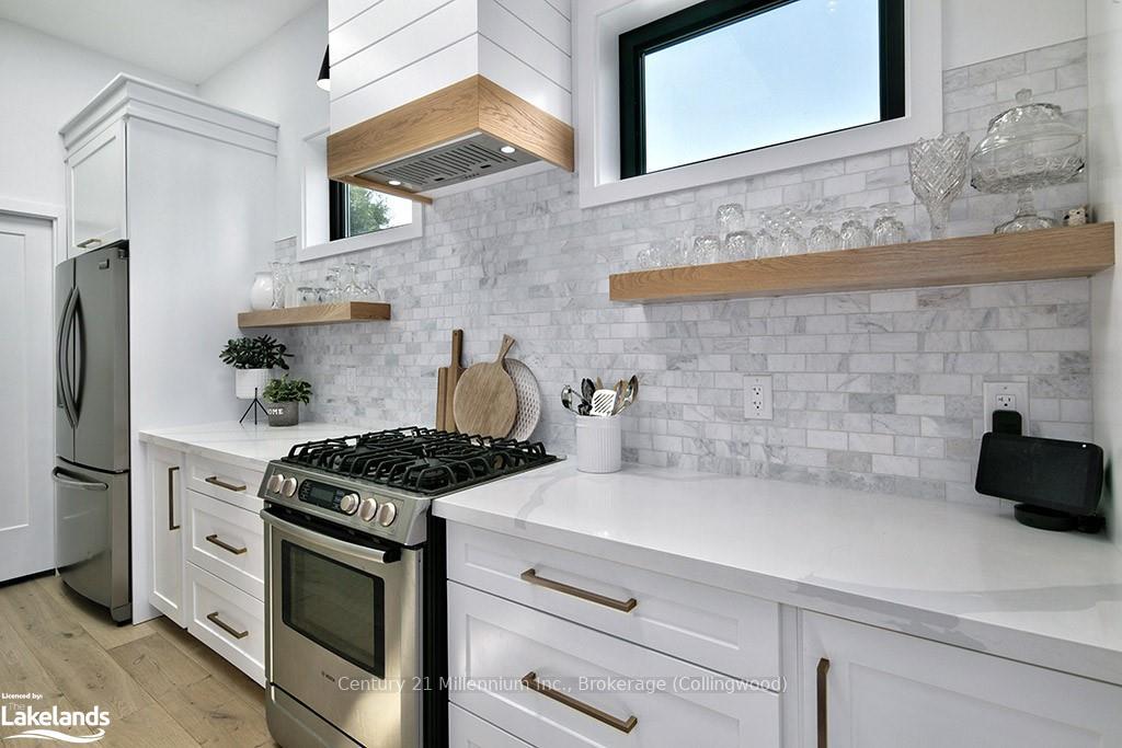 Photo 8 of 701 Sixth Street, Collingwood — HOMEH