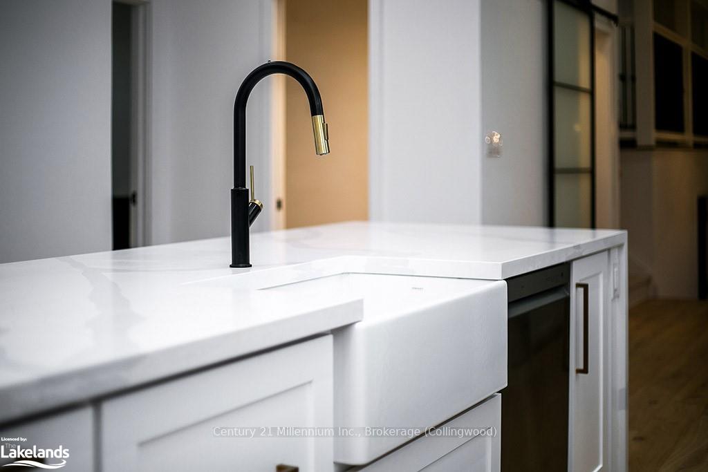 Photo 10 of 701 Sixth Street, Collingwood — HOMEH
