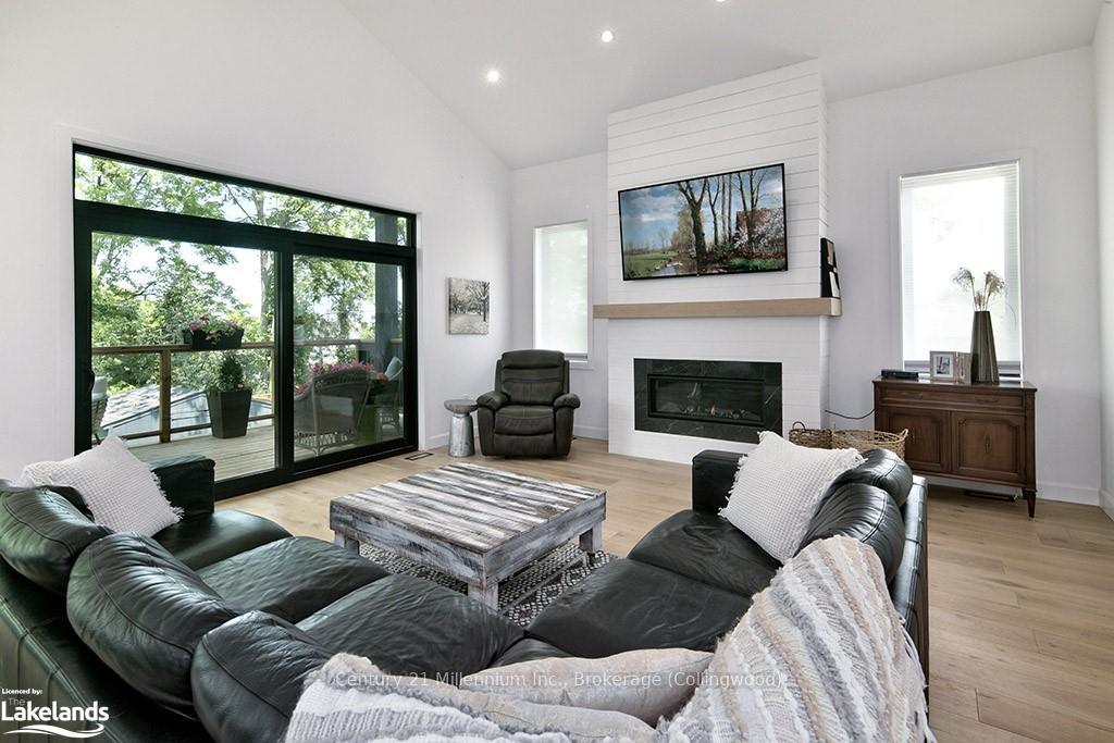 Photo 14 of 701 Sixth Street, Collingwood — HOMEH