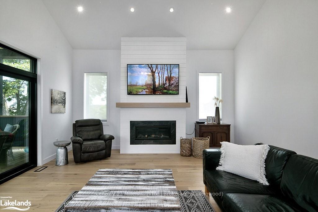 Photo 15 of 701 Sixth Street, Collingwood — HOMEH