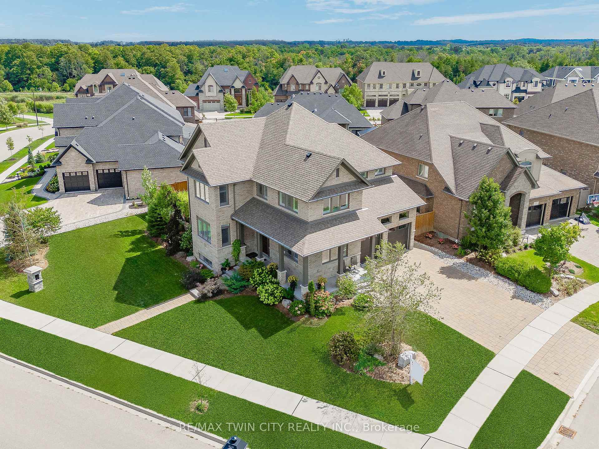 Photo 23 of 584 Manor Ridge Crescent, Waterloo, Eastbridge — HOMEH