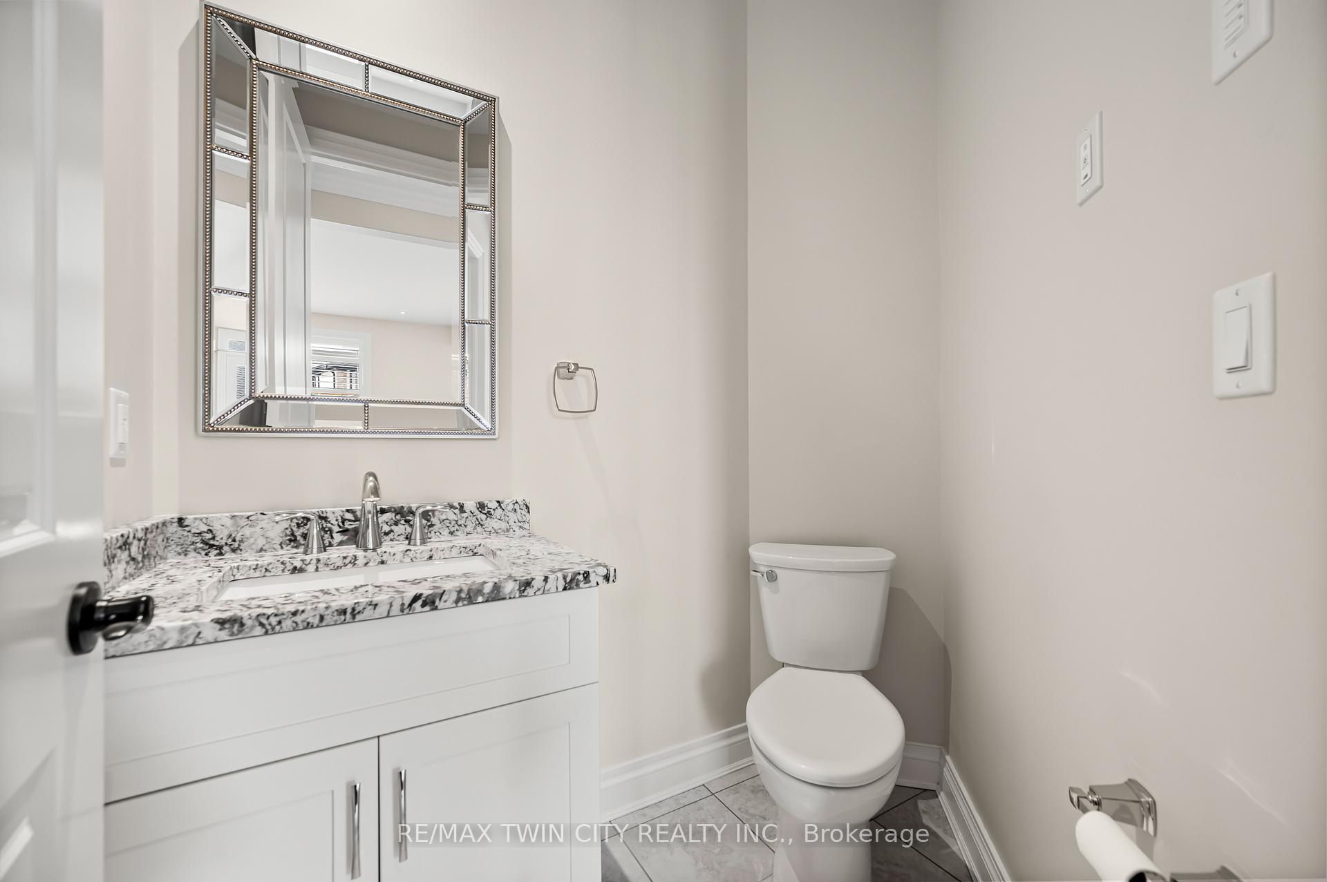 Photo 12 of 584 Manor Ridge Crescent, Waterloo, Eastbridge — HOMEH
