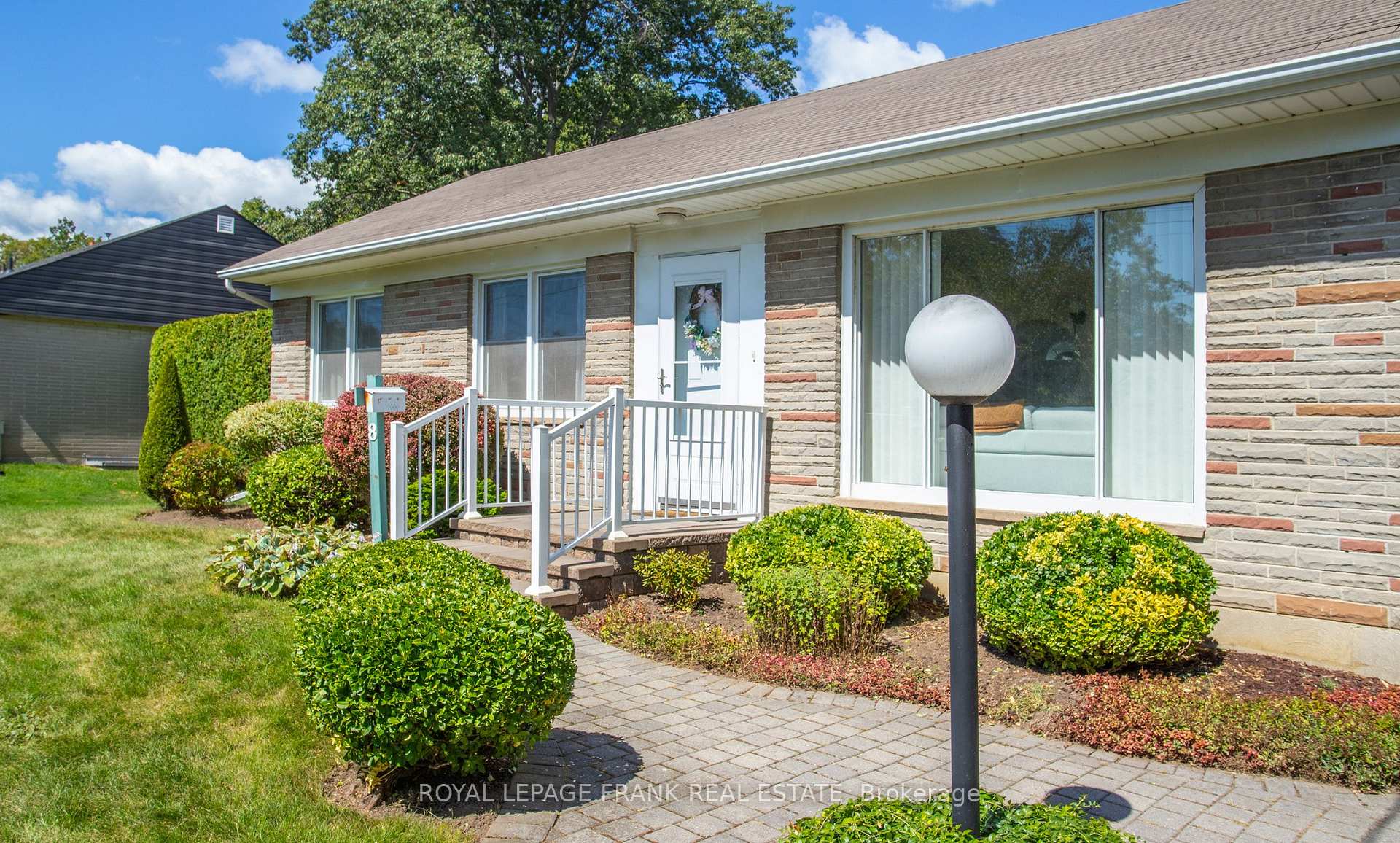 Photo 6 of 8 Edsall Avenue, Clarington, Bowmanville — HOMEH