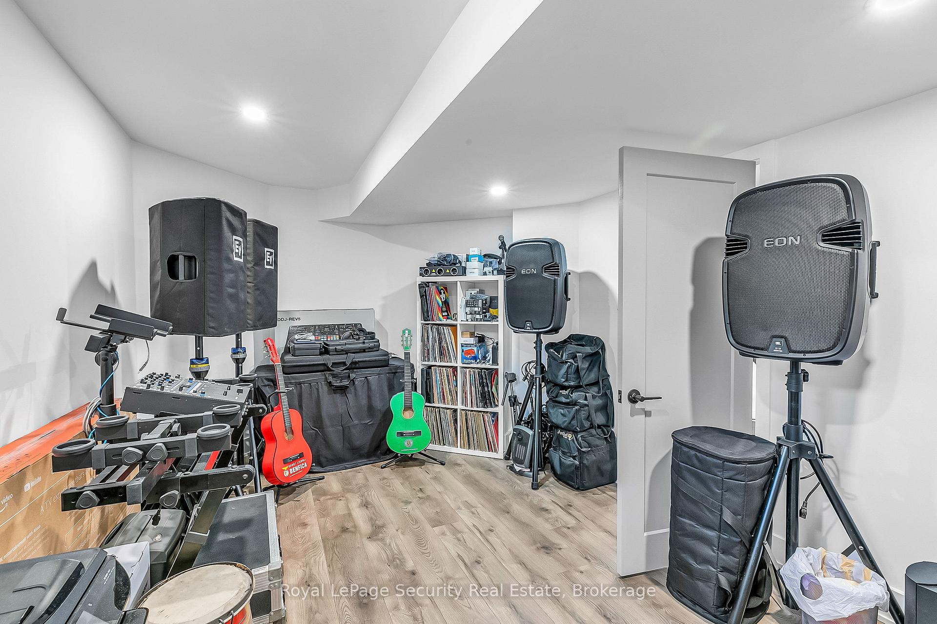 Photo 36 of 2132 Osbond Road, Innisfil, Alcona — HOMEH