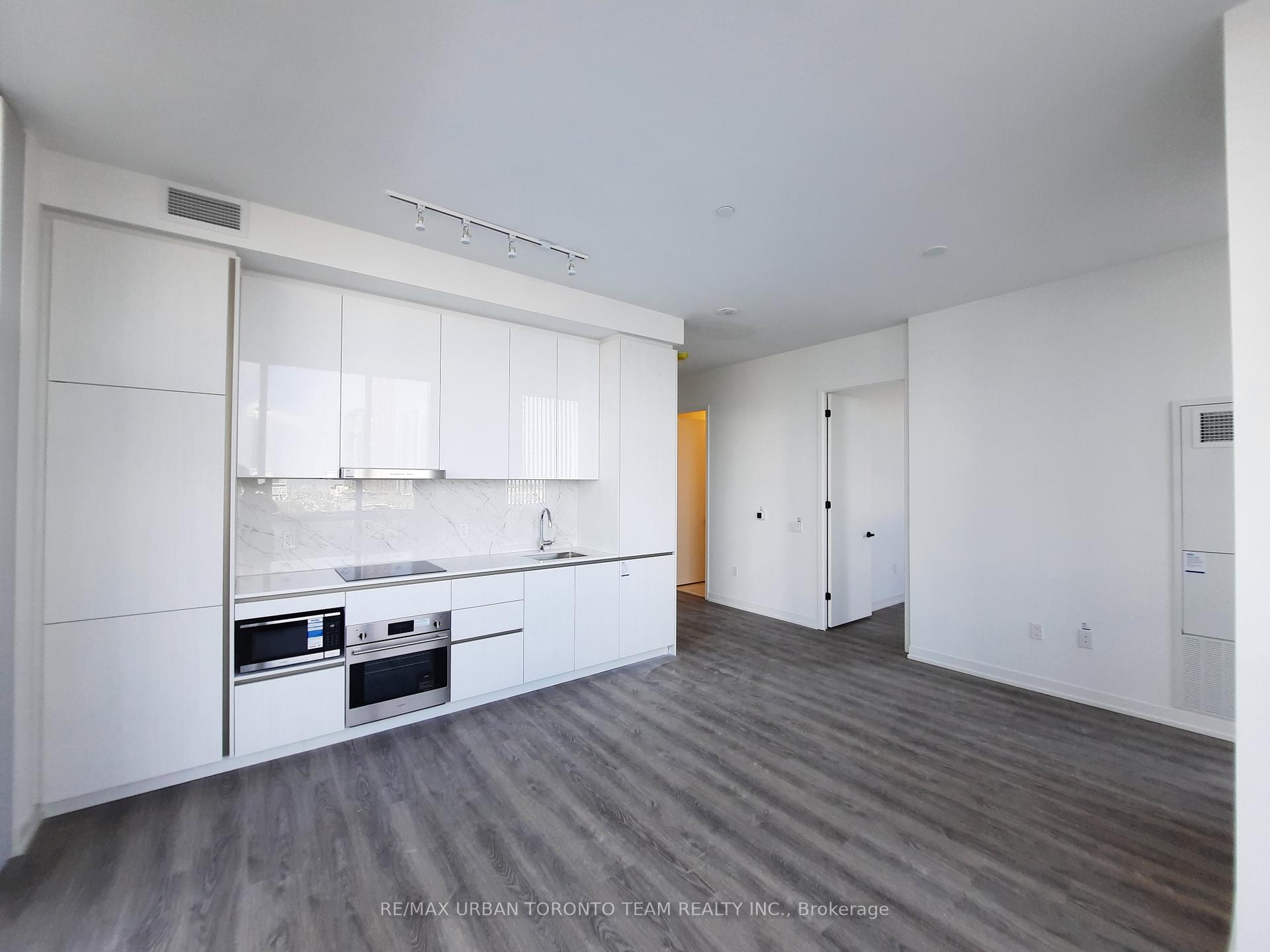 Photo 4 of Unit 610, 8 Interchange Way, Vaughan, Vaughan Corporate Centre — HOMEH