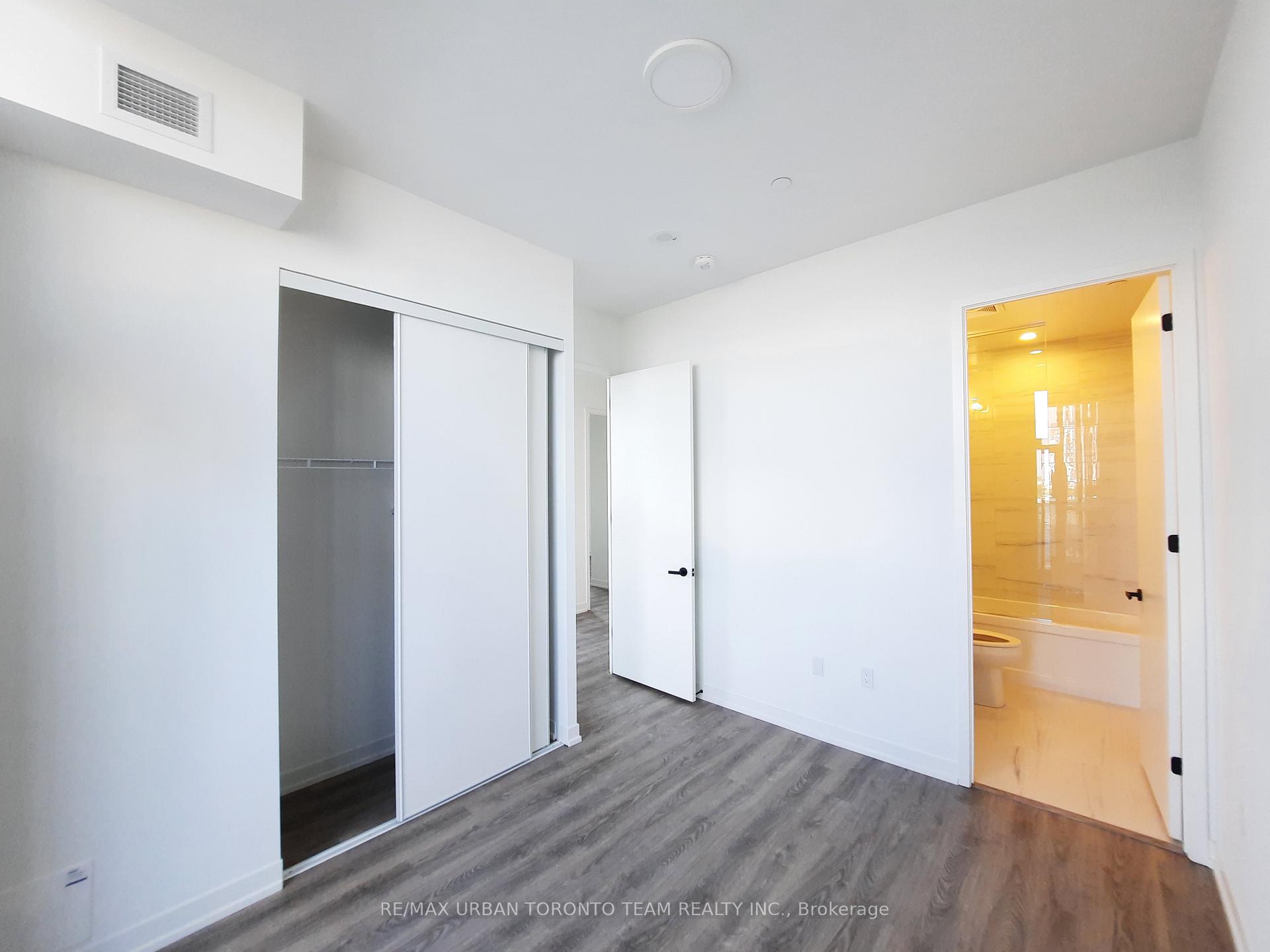Photo 5 of Unit 610, 8 Interchange Way, Vaughan, Vaughan Corporate Centre — HOMEH