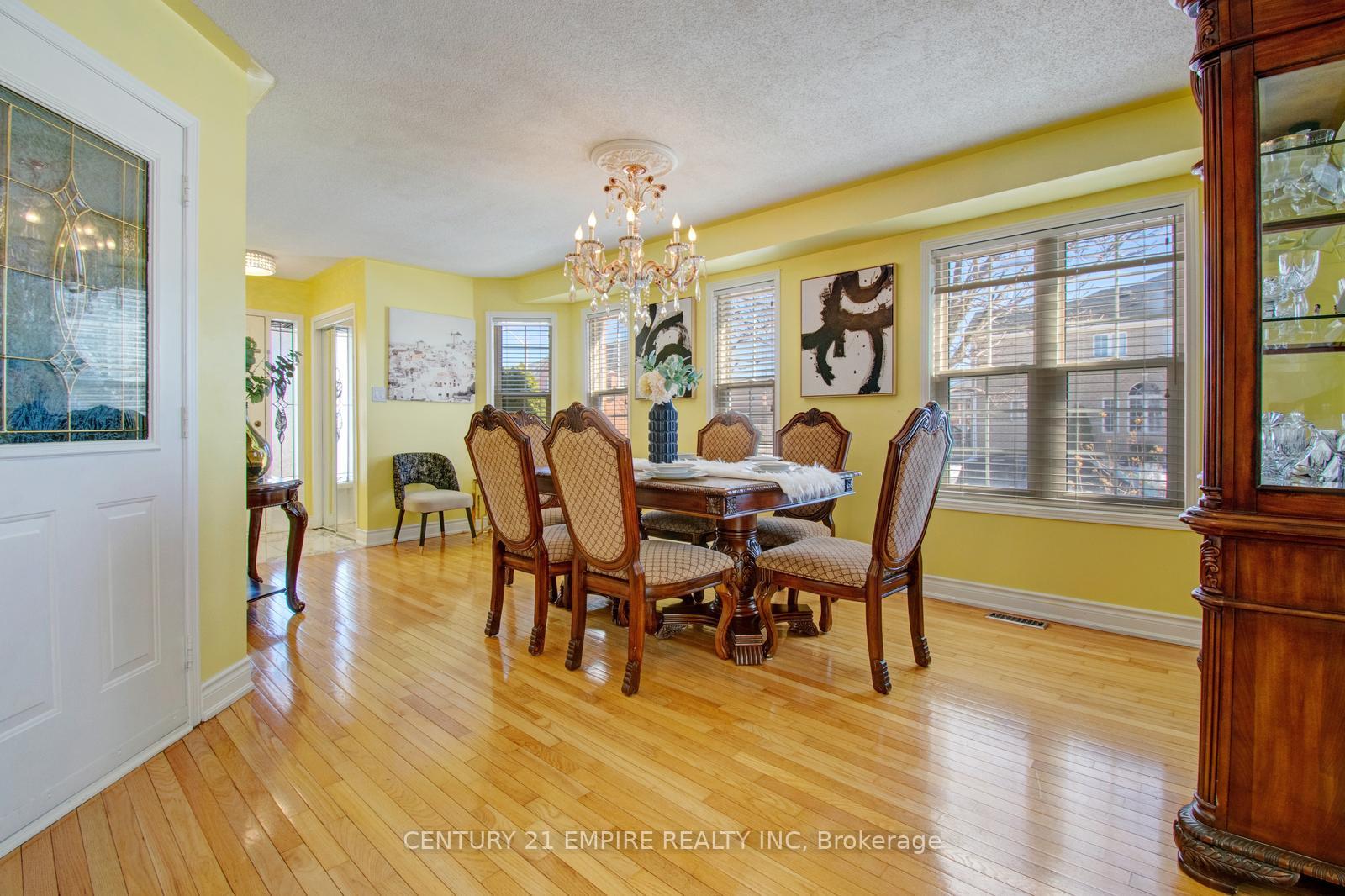 Photo 11 of 46 Brentcliff Drive, Brampton, Fletcher's Meadow — HOMEH