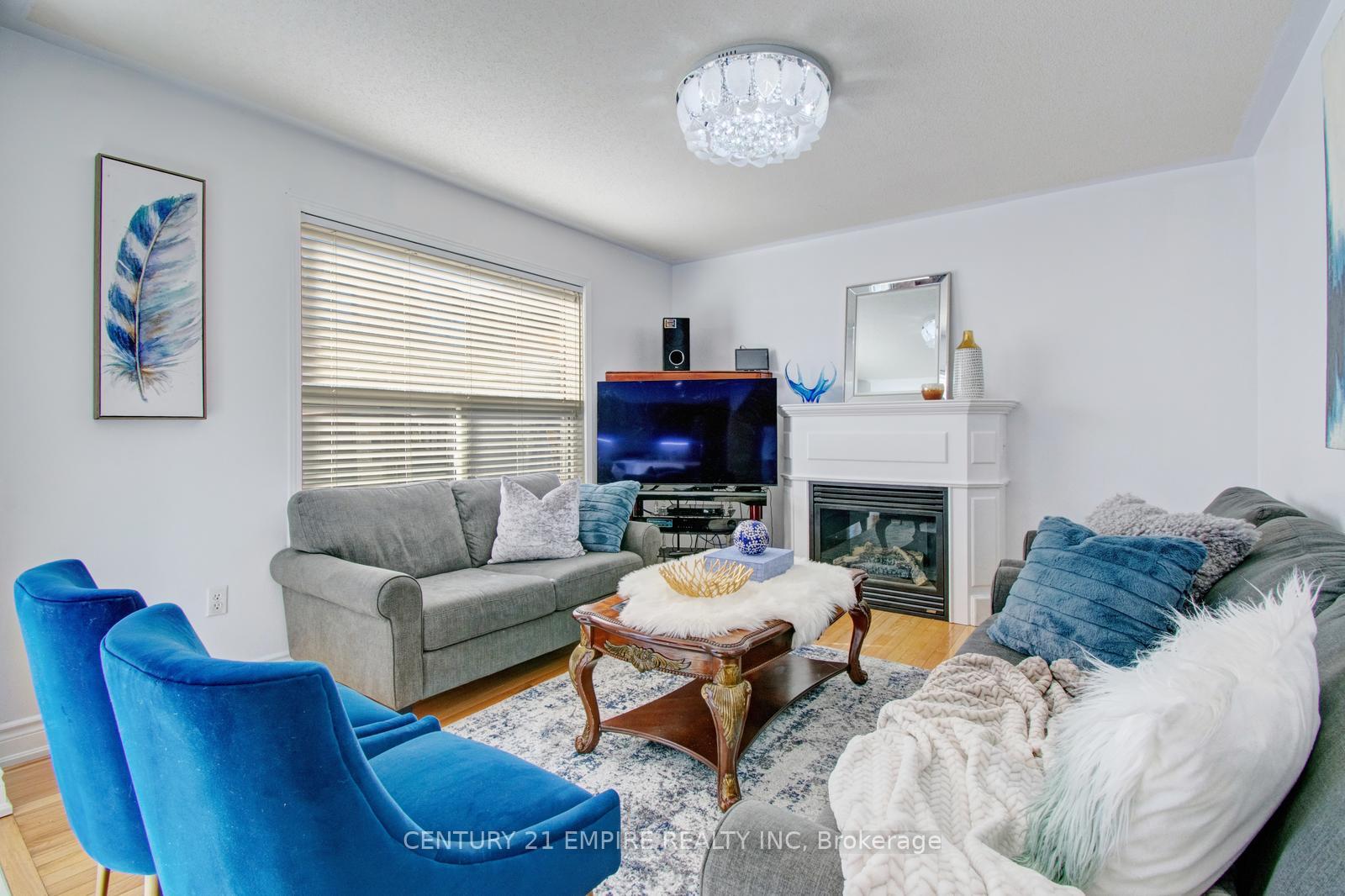Photo 9 of 46 Brentcliff Drive, Brampton, Fletcher's Meadow — HOMEH