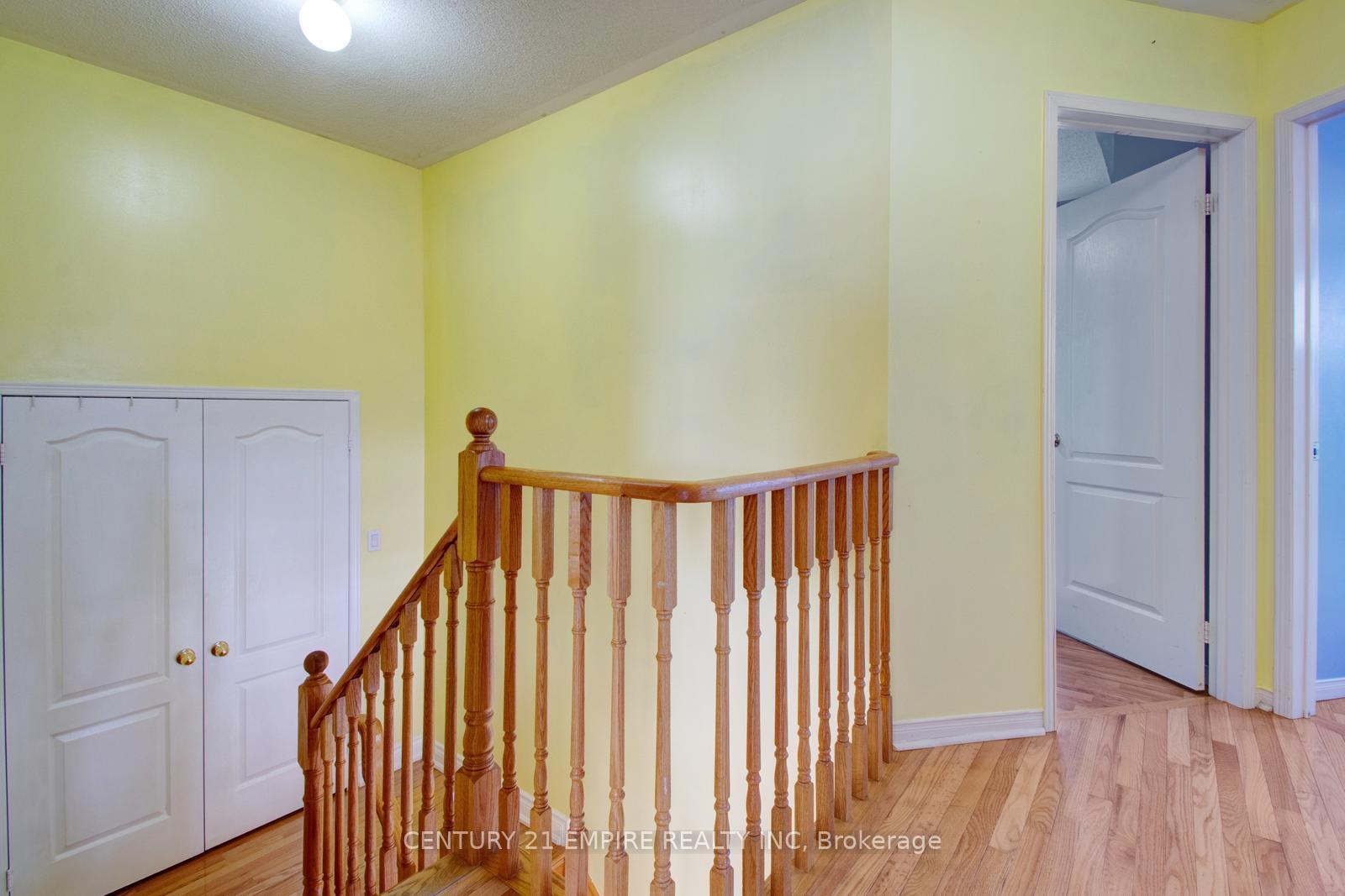 Photo 17 of 46 Brentcliff Drive, Brampton, Fletcher's Meadow — HOMEH