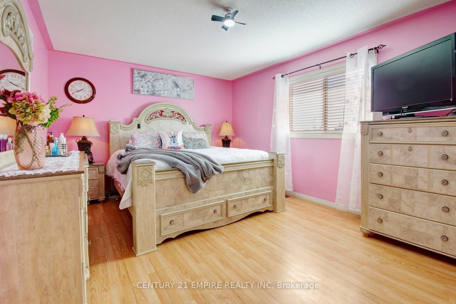 Photo 20 of 46 Brentcliff Drive, Brampton, Fletcher's Meadow — HOMEH
