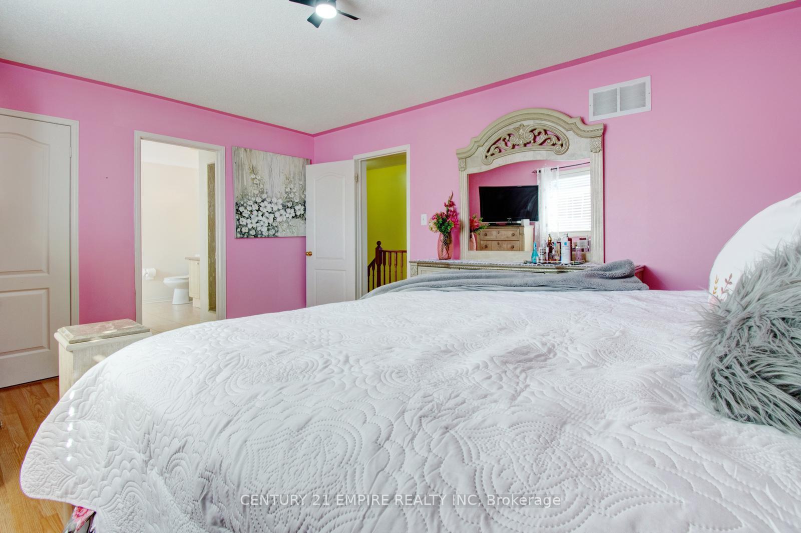 Photo 18 of 46 Brentcliff Drive, Brampton, Fletcher's Meadow — HOMEH