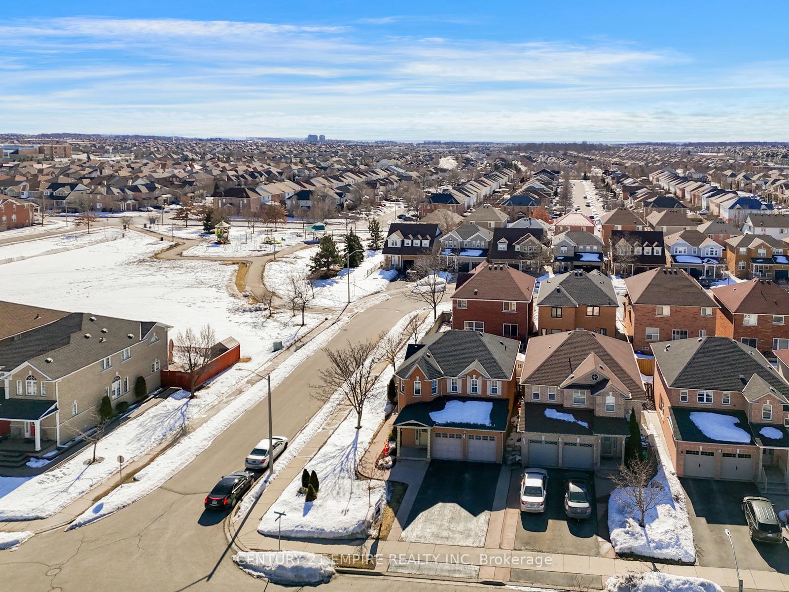 Photo 33 of 46 Brentcliff Drive, Brampton, Fletcher's Meadow — HOMEH