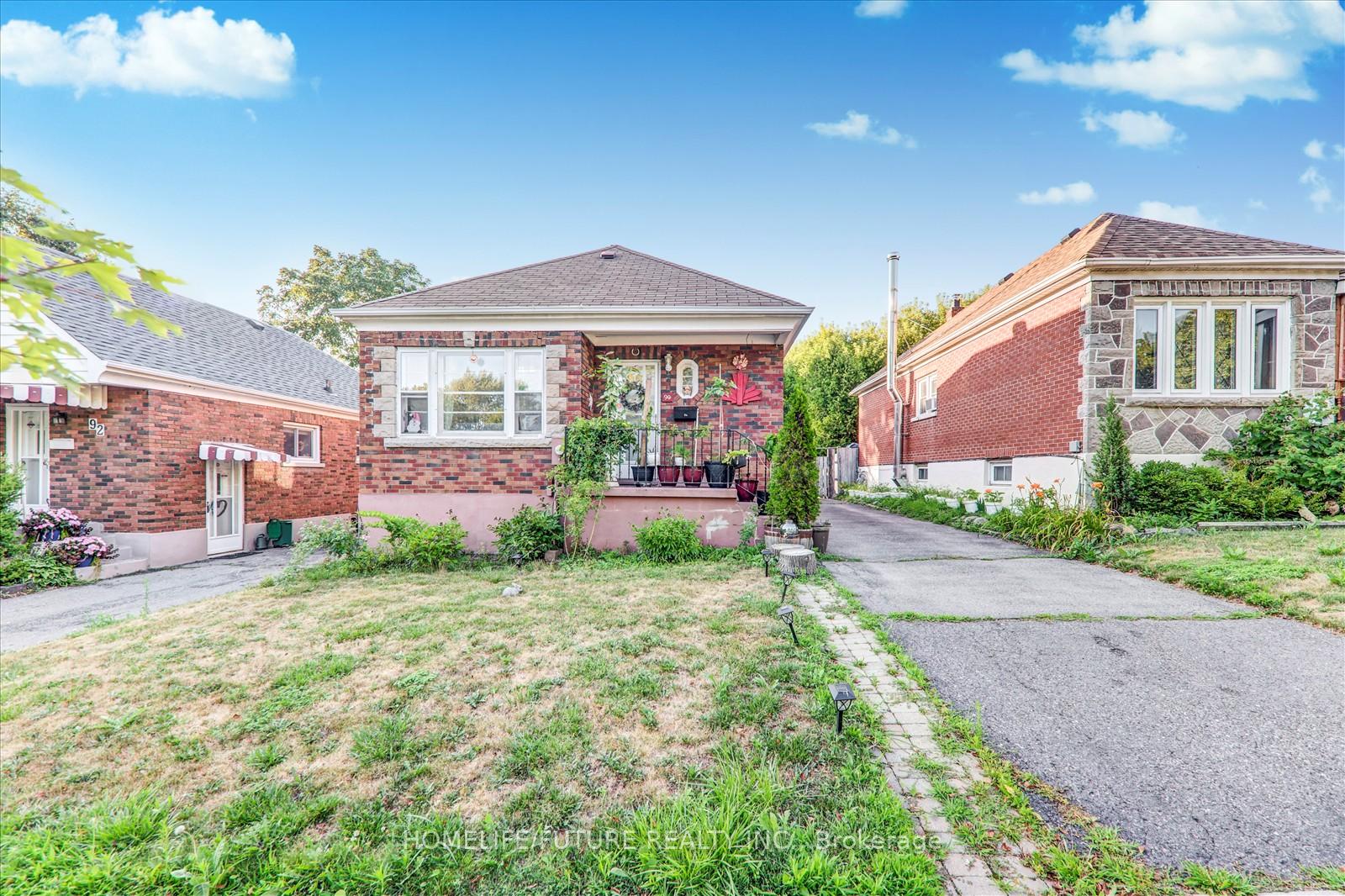 Photo 4 of 90 Quebec Street, Oshawa, Central — HOMEH