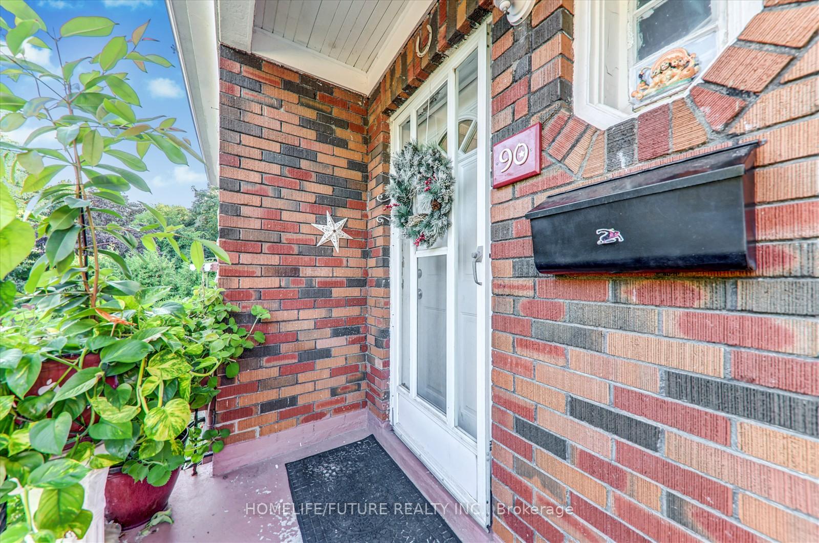 Photo 6 of 90 Quebec Street, Oshawa, Central — HOMEH