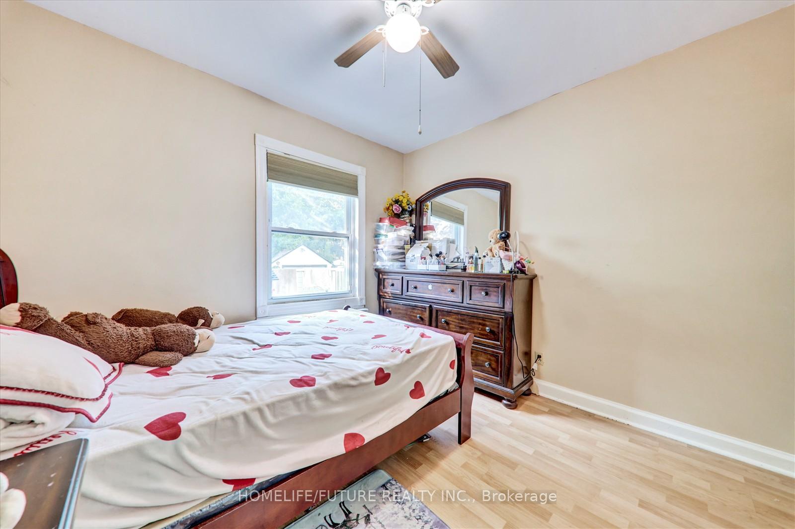 Photo 8 of 90 Quebec Street, Oshawa, Central — HOMEH