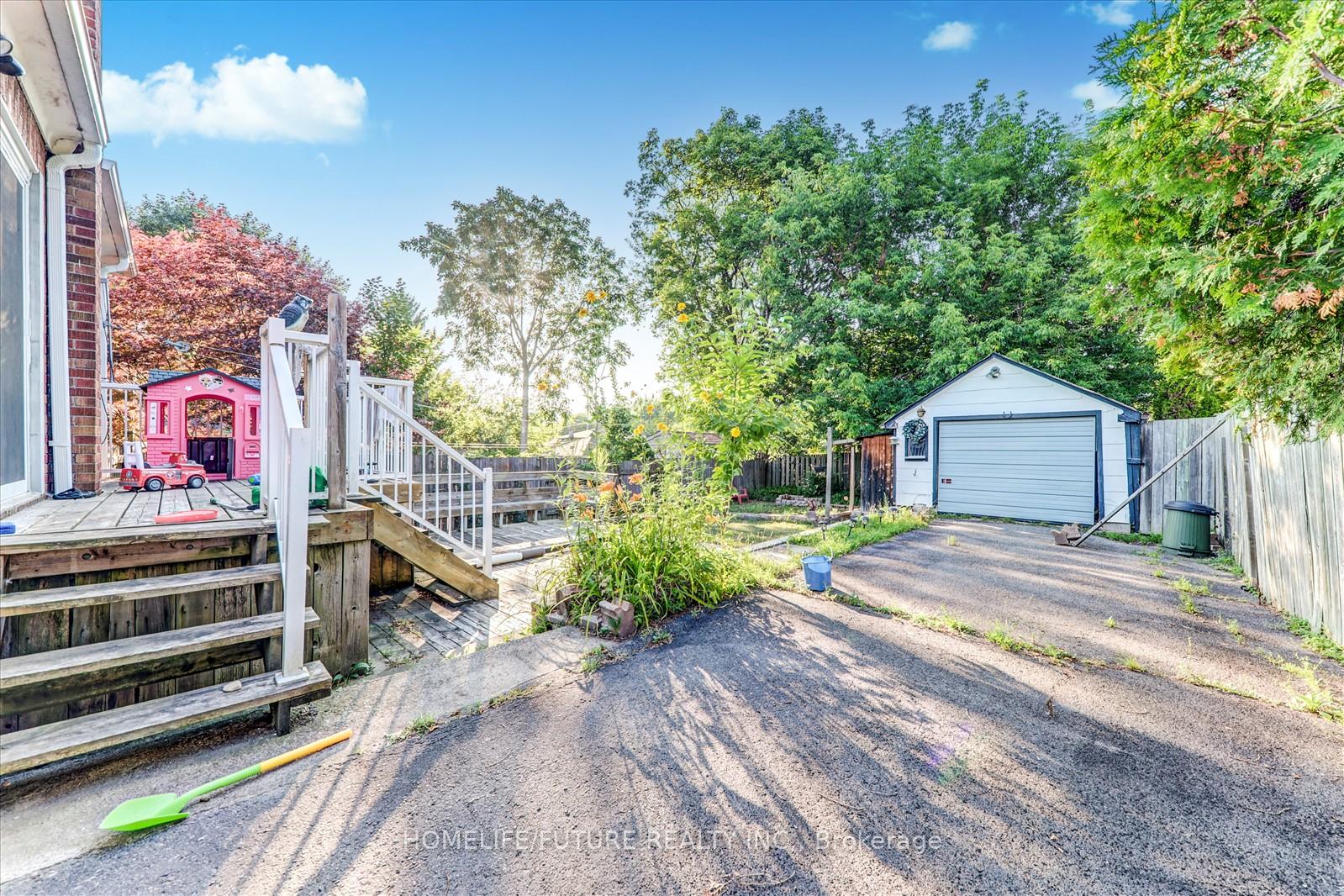 Photo 14 of 90 Quebec Street, Oshawa, Central — HOMEH