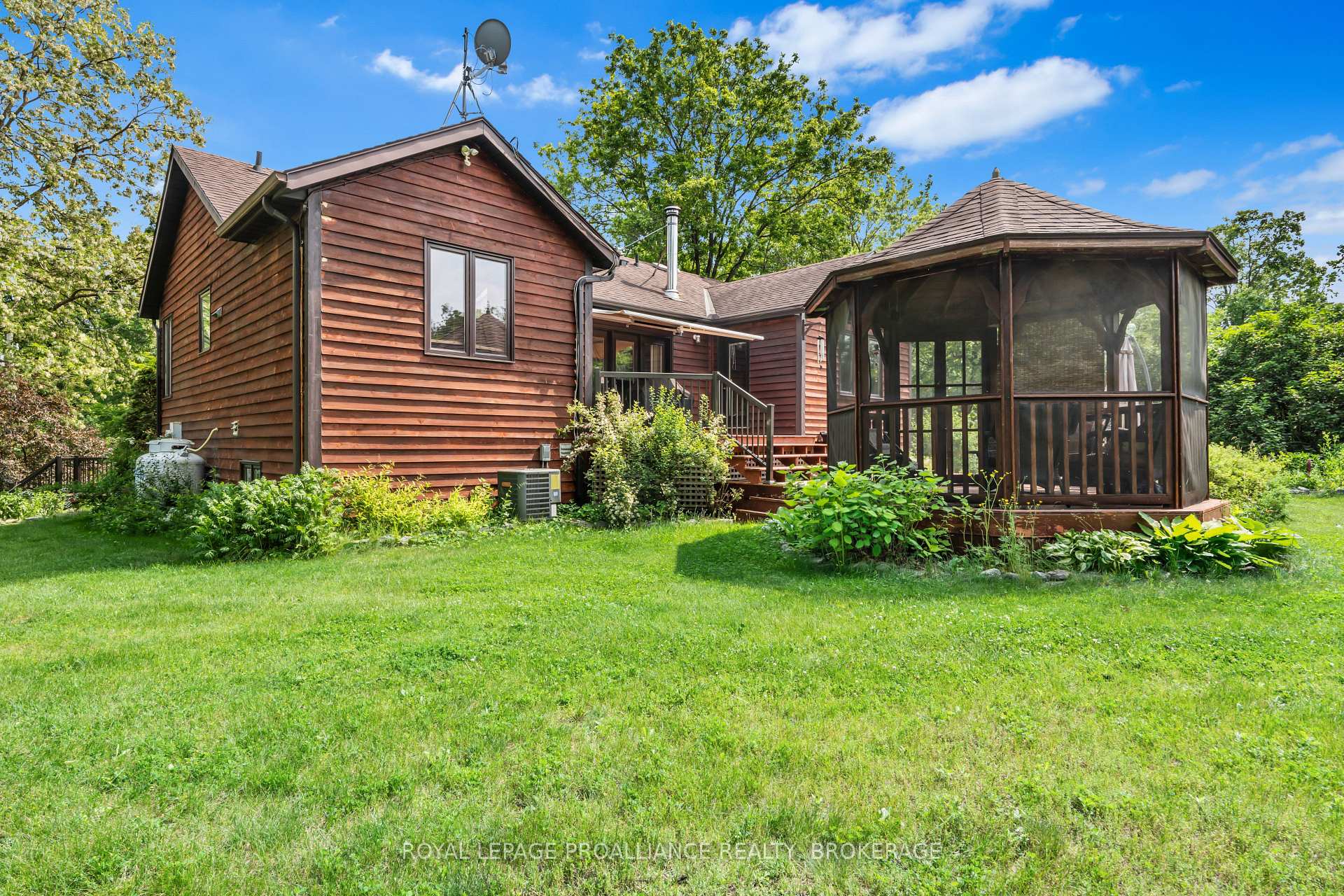 Photo 2 of 1827 Radage Road, Kingston, City Northwest — HOMEH