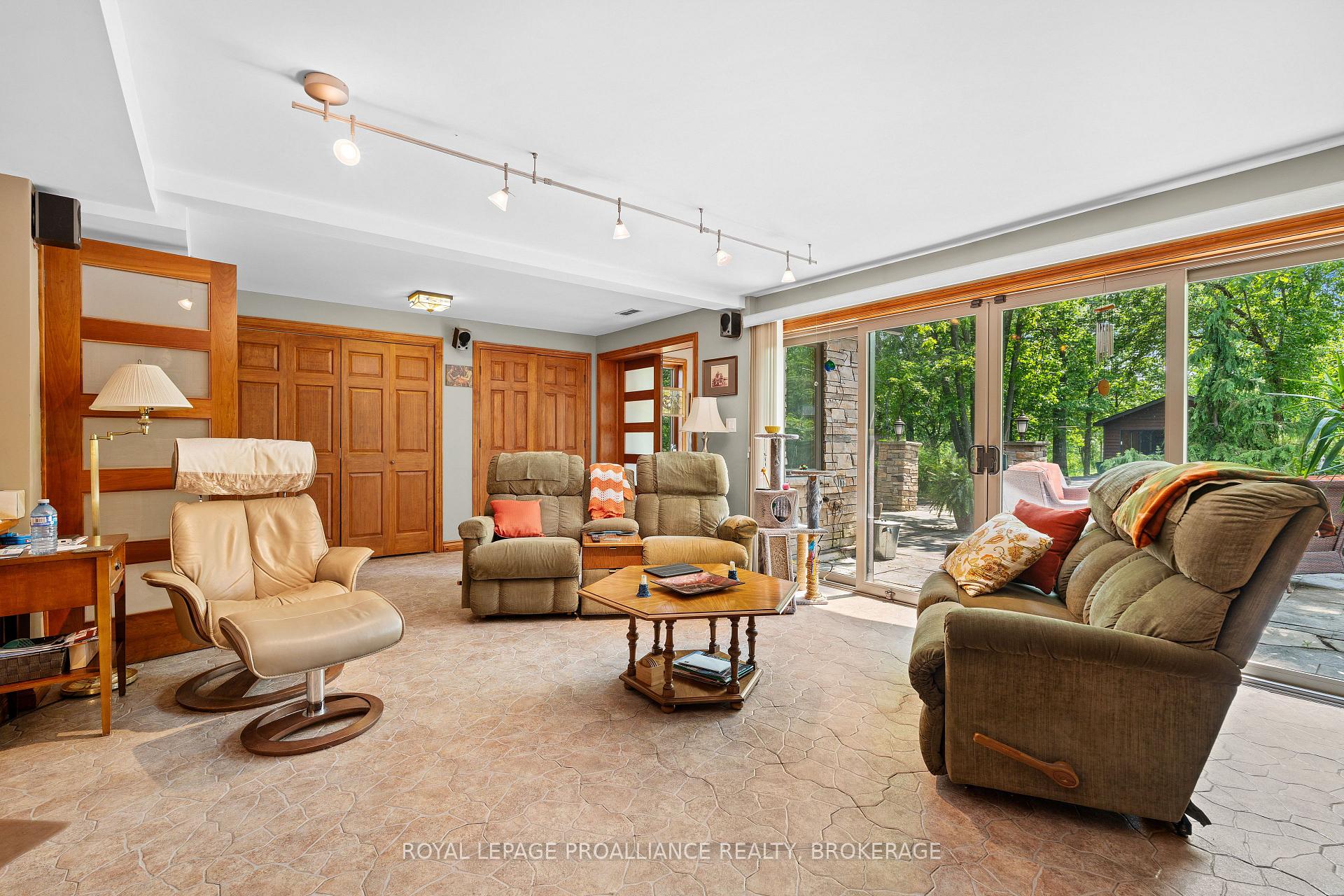 Photo 48 of 1827 Radage Road, Kingston, City Northwest — HOMEH