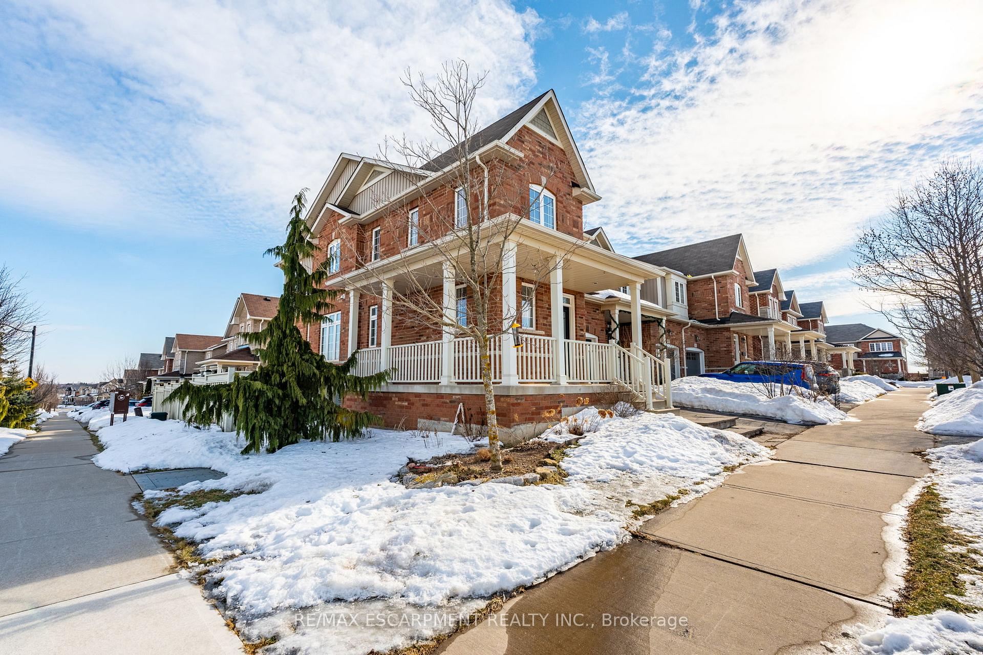 Photo 6 of 14 Mccurdy Avenue, Hamilton, Waterdown — HOMEH