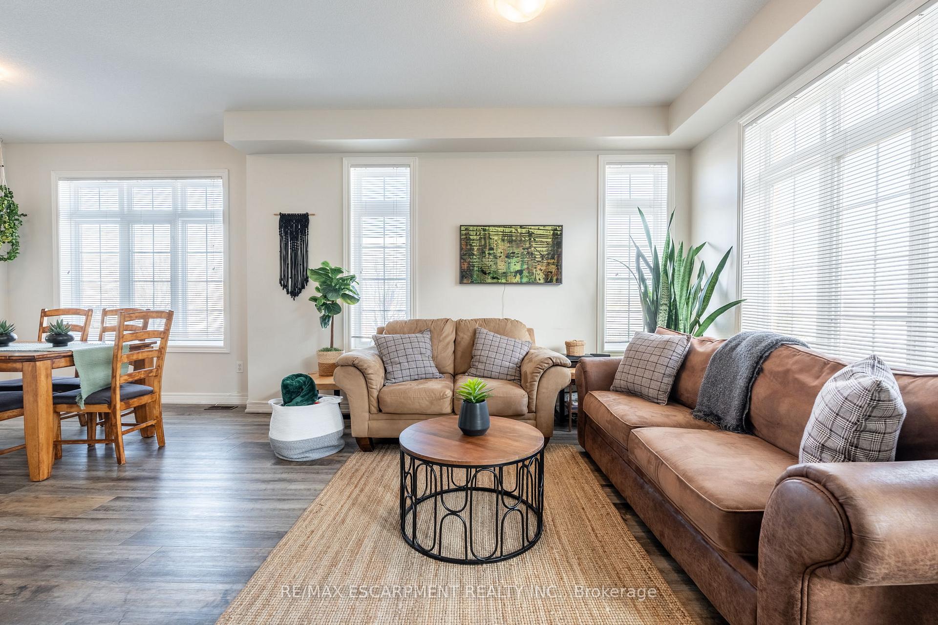 Photo 13 of 14 Mccurdy Avenue, Hamilton, Waterdown — HOMEH