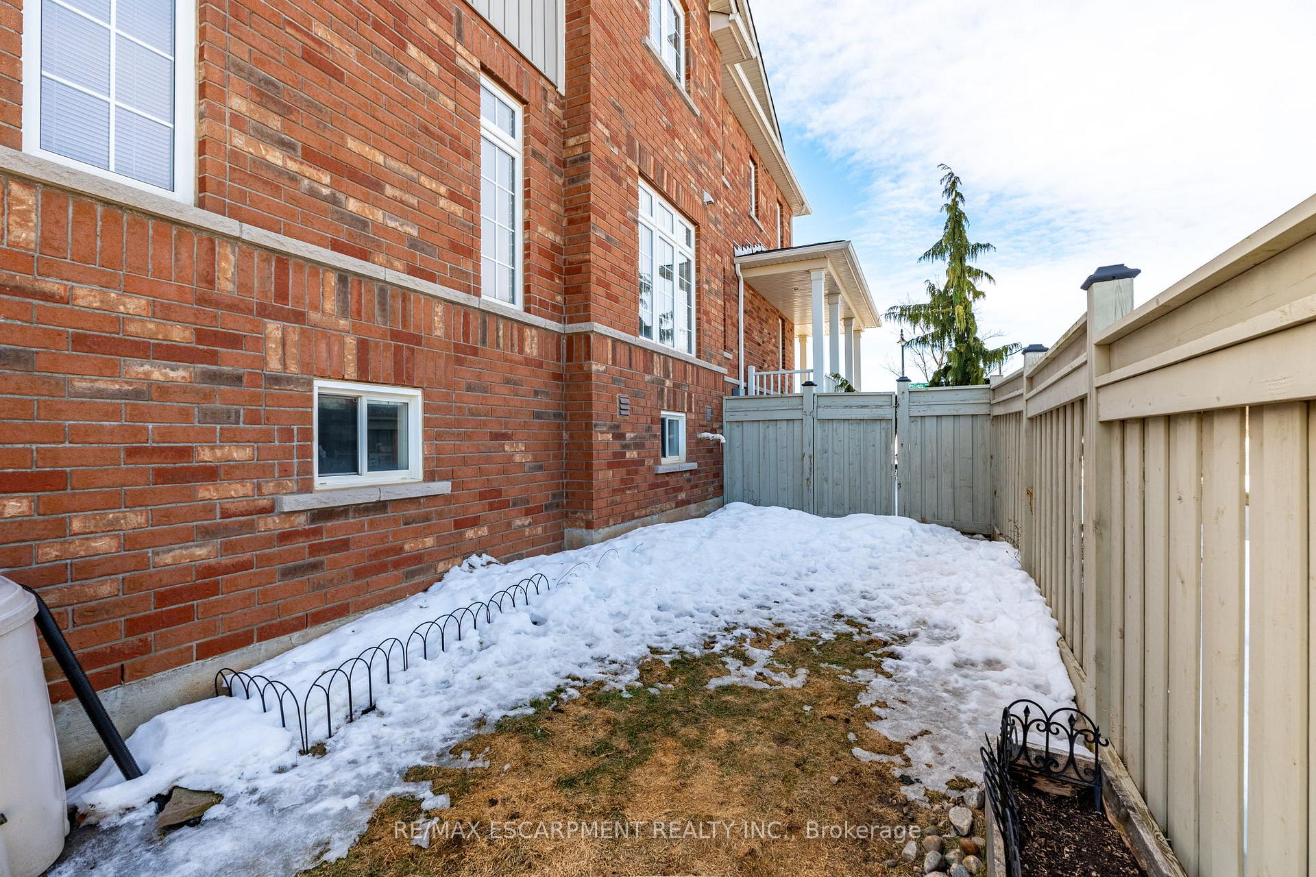 Photo 36 of 14 Mccurdy Avenue, Hamilton, Waterdown — HOMEH