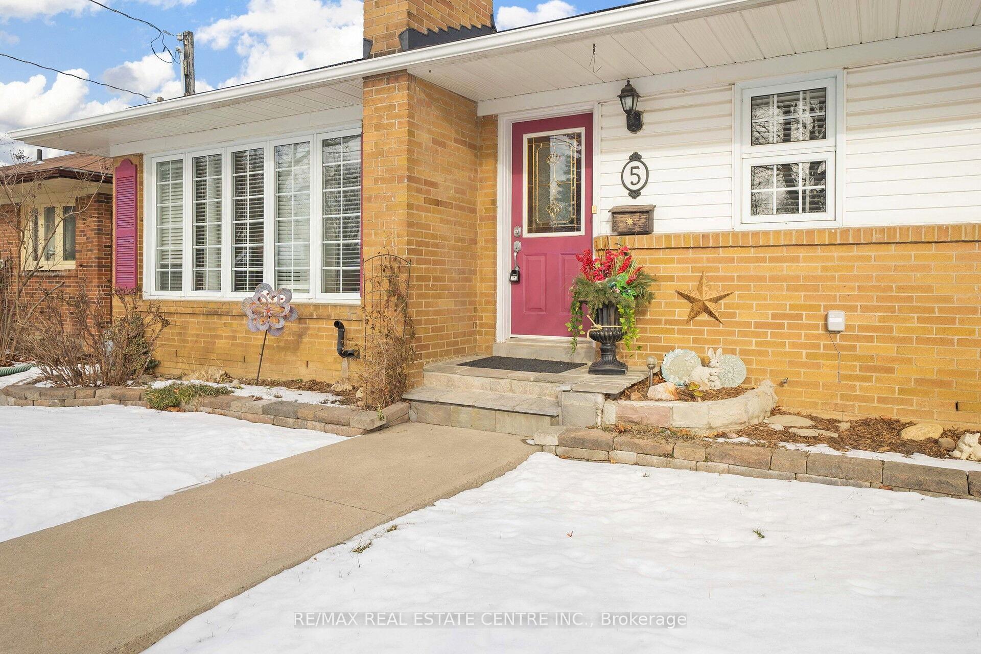 Photo 3 of 5 Marsden Crescent, Brampton, Brampton East — HOMEH