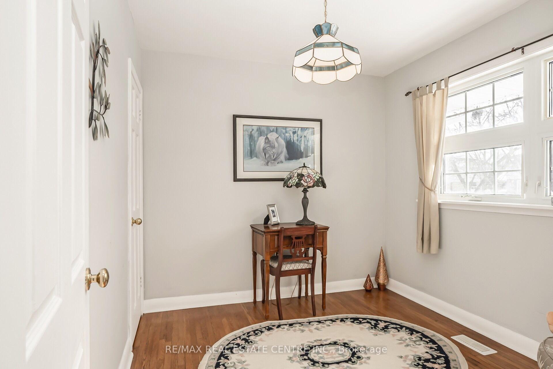 Photo 9 of 5 Marsden Crescent, Brampton, Brampton East — HOMEH