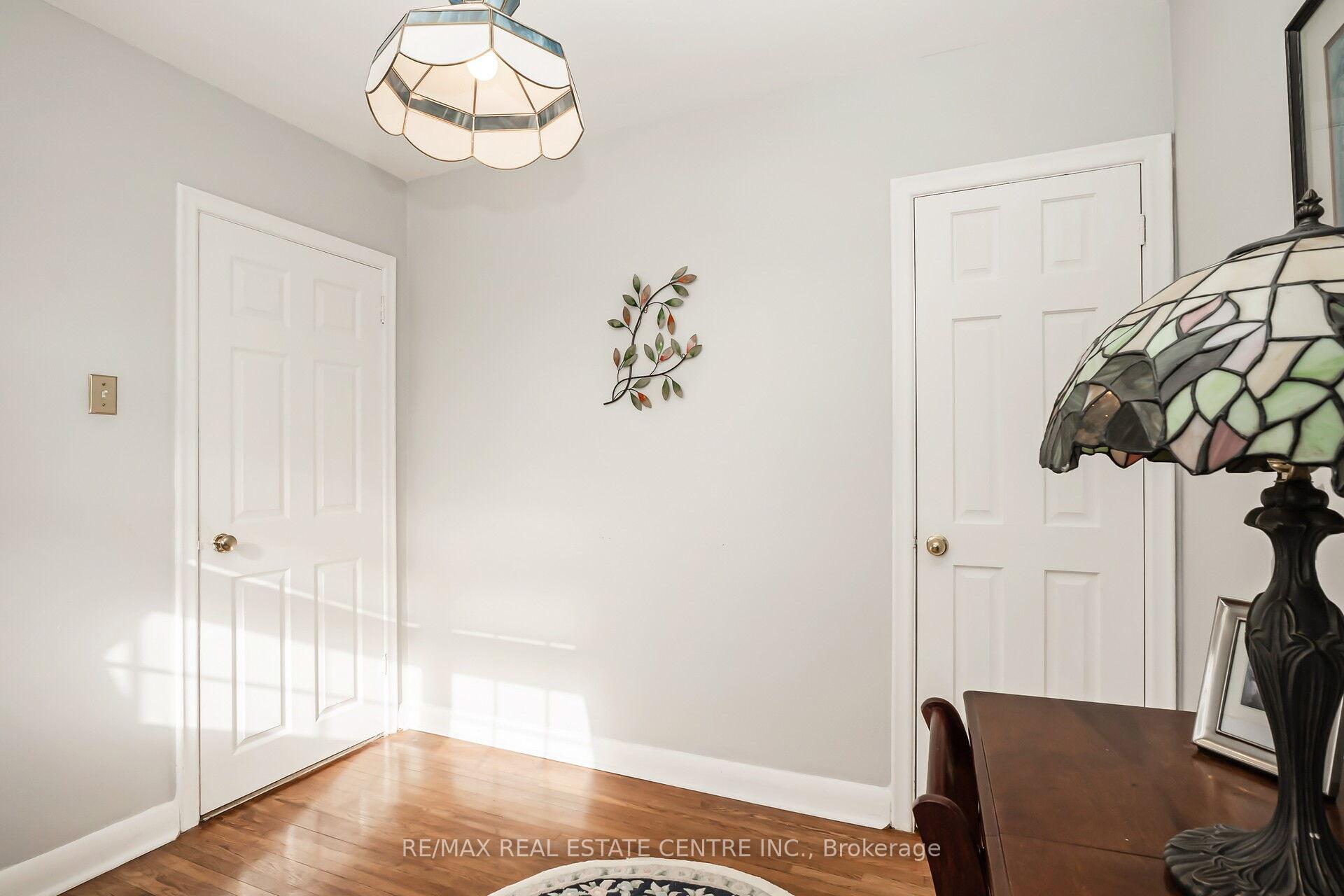 Photo 8 of 5 Marsden Crescent, Brampton, Brampton East — HOMEH