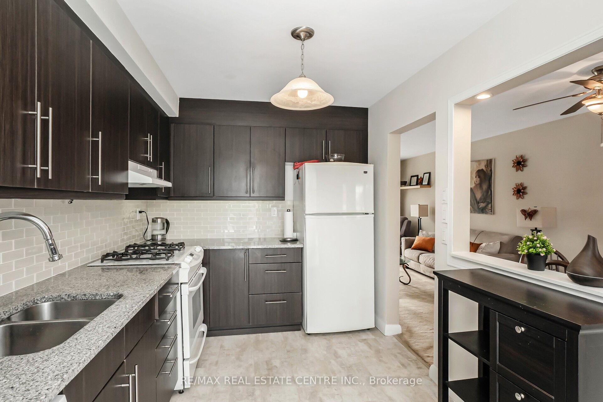 Photo 13 of 5 Marsden Crescent, Brampton, Brampton East — HOMEH
