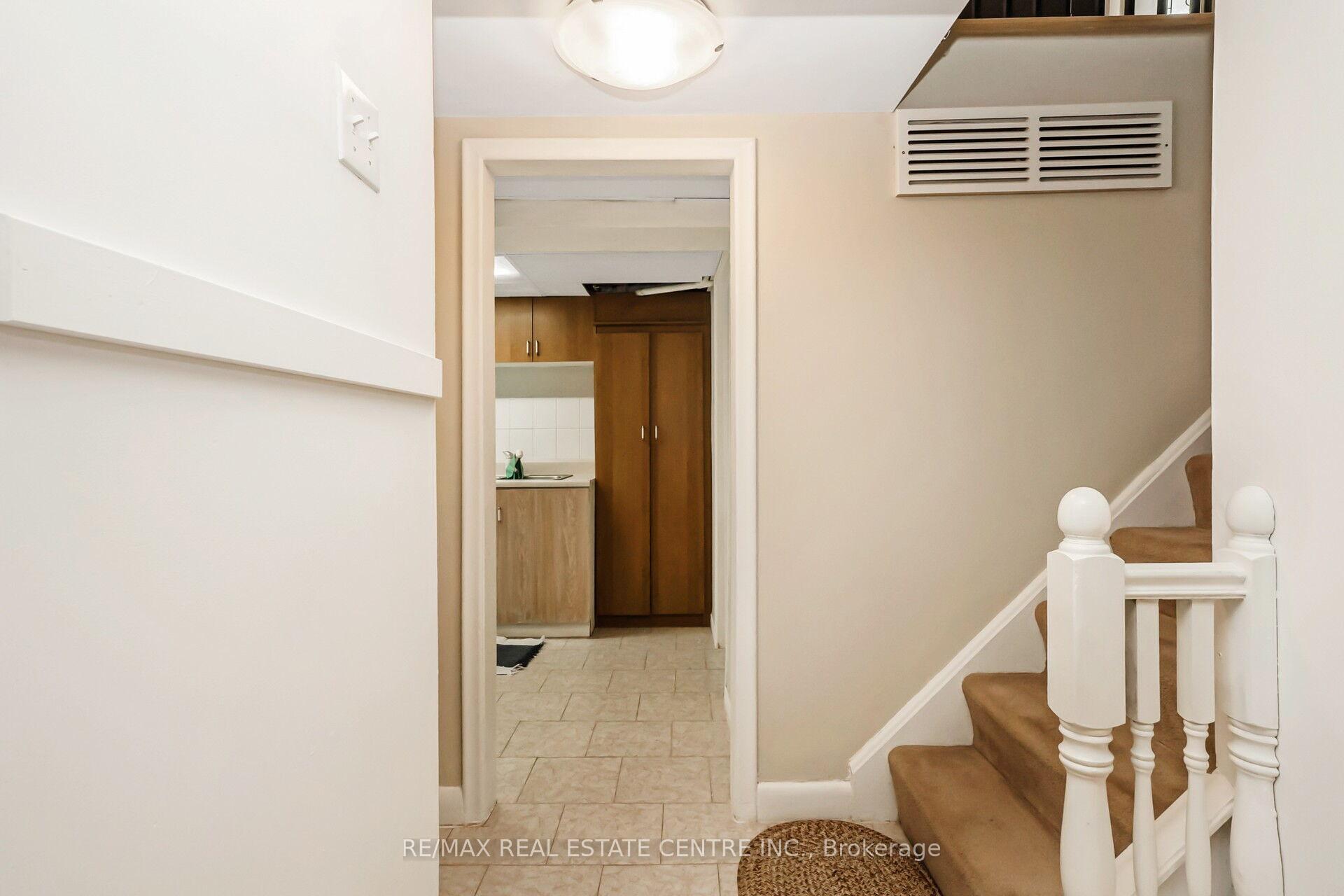 Photo 14 of 5 Marsden Crescent, Brampton, Brampton East — HOMEH