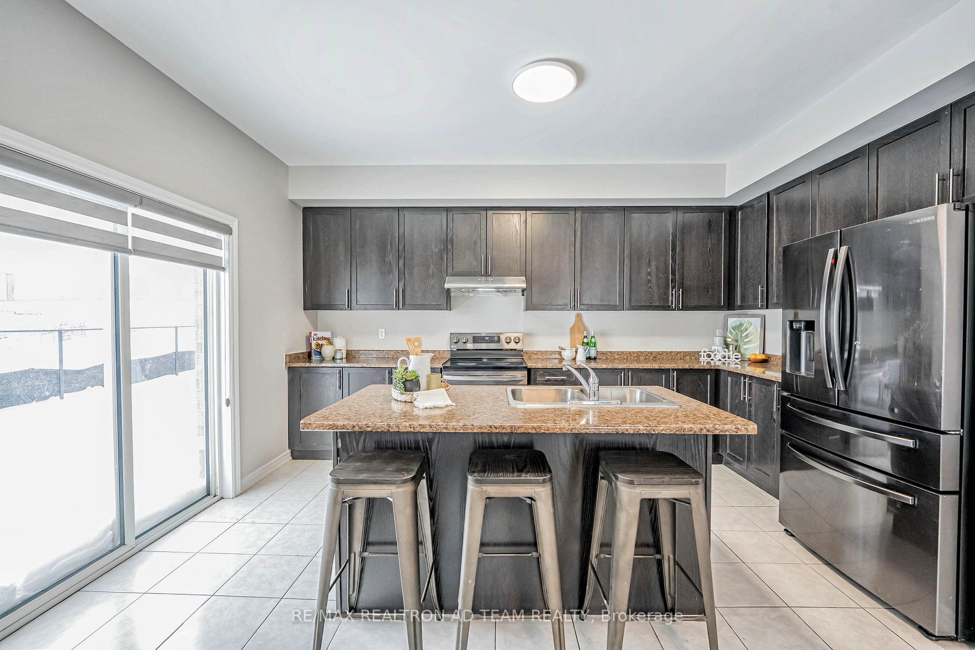 Photo 11 of 2402 Angora Street, Pickering, Rural Pickering — HOMEH