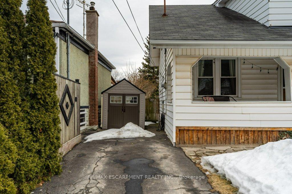 Photo 2 of 45 East 13TH Street, Hamilton, Inch Park — HOMEH