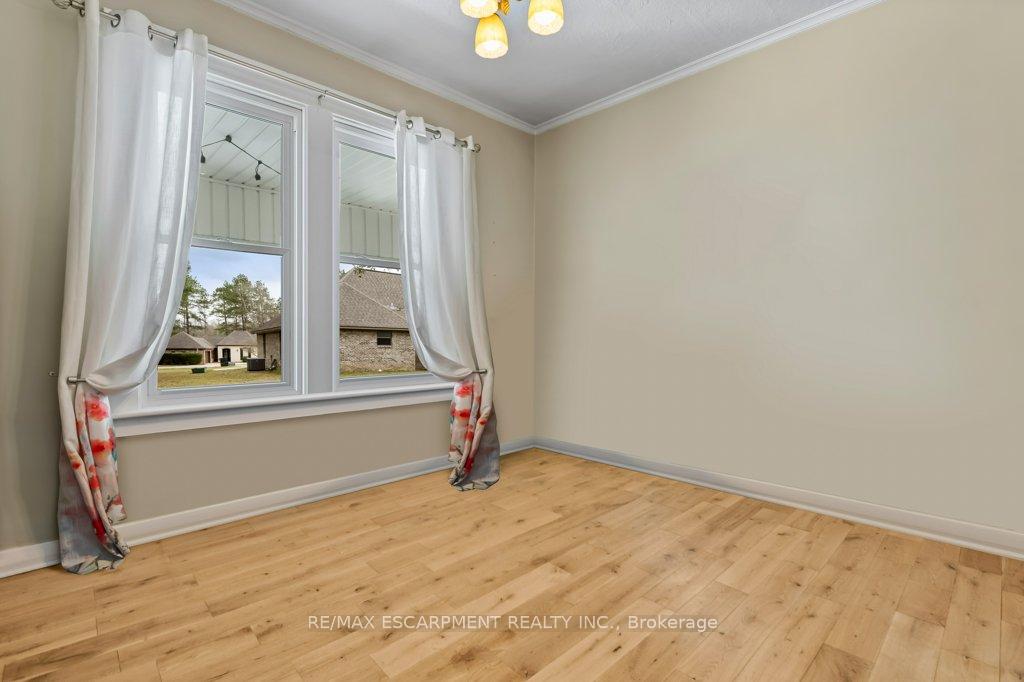Photo 13 of 45 East 13TH Street, Hamilton, Inch Park — HOMEH