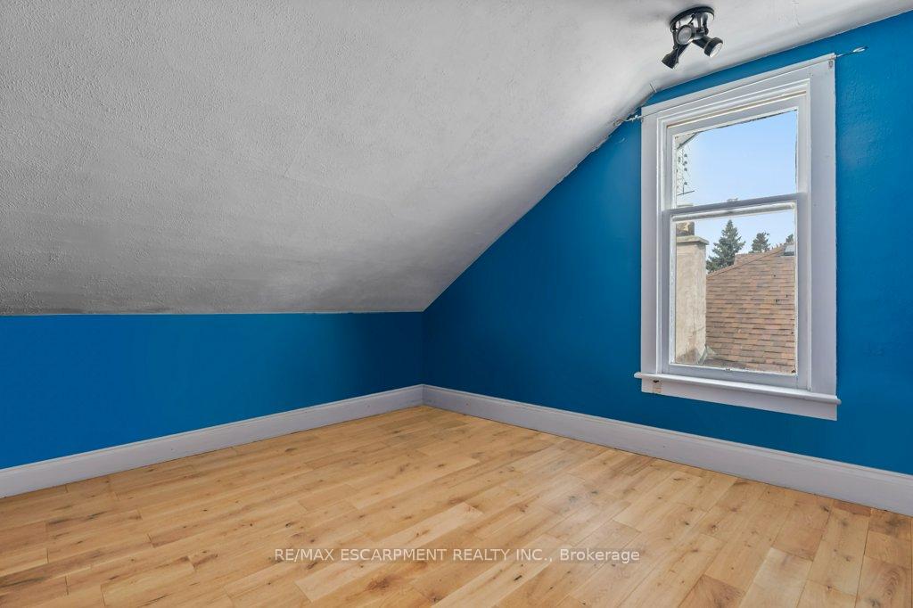 Photo 25 of 45 East 13TH Street, Hamilton, Inch Park — HOMEH