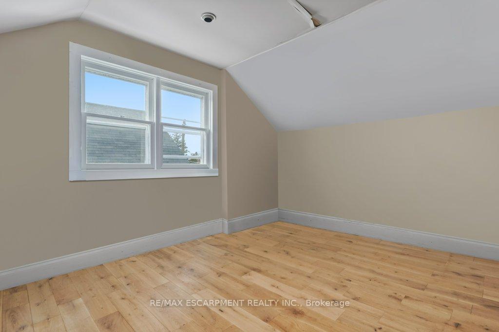 Photo 37 of 45 East 13TH Street, Hamilton, Inch Park — HOMEH