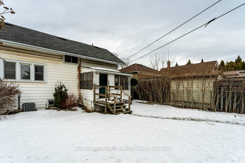 Photo 43 of 45 East 13TH Street, Hamilton, Inch Park — HOMEH