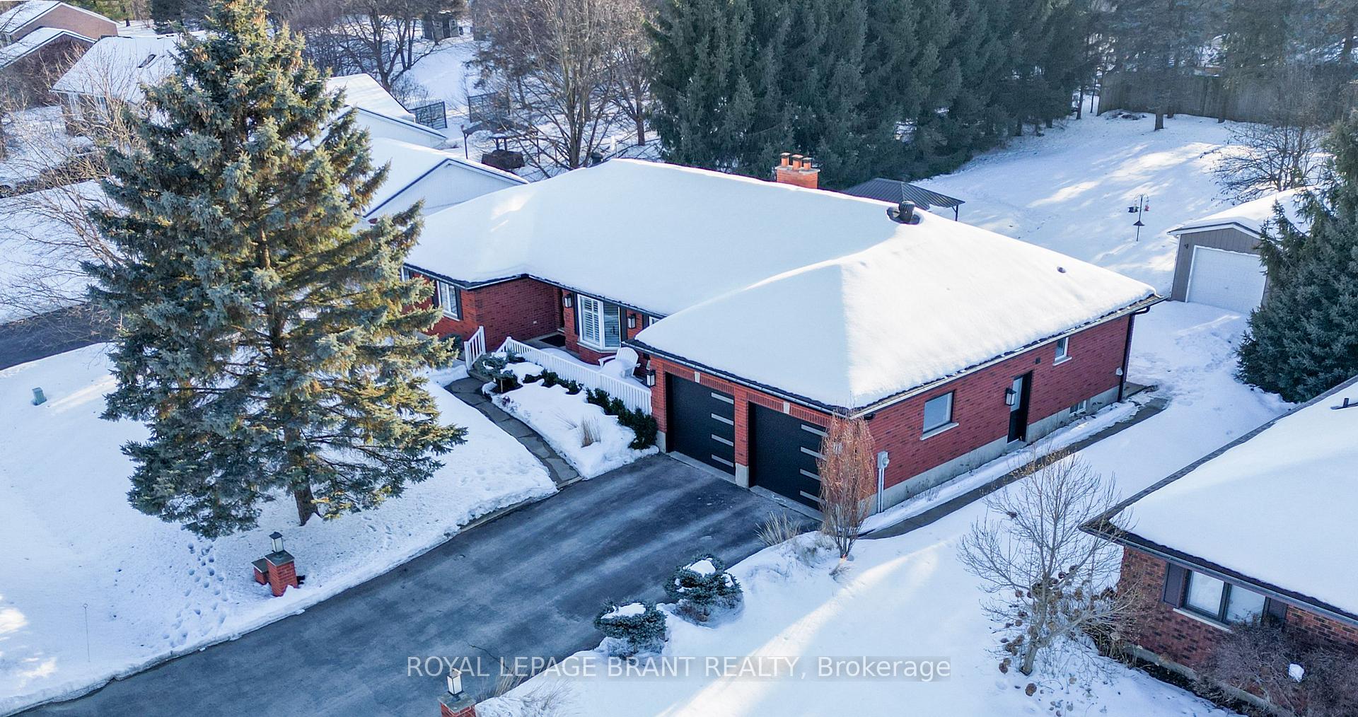 Photo 4 of 10 Oakwood Drive, North Dumfries — HOMEH